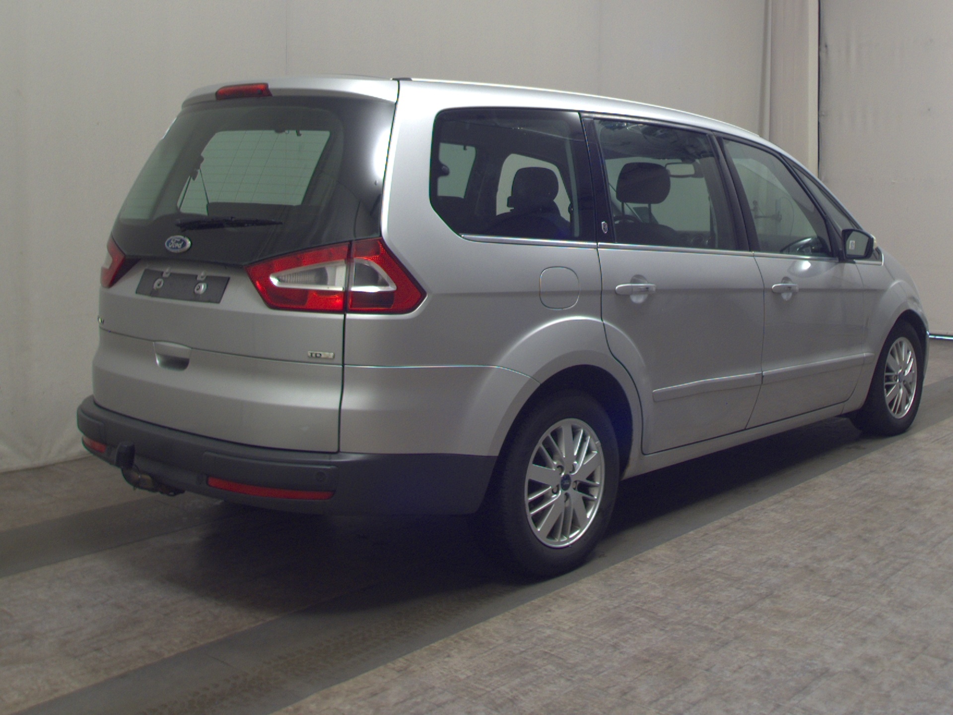 Ford Galaxy 2.0 TDCi Ghia 7-Sitzer AHK PDC 4