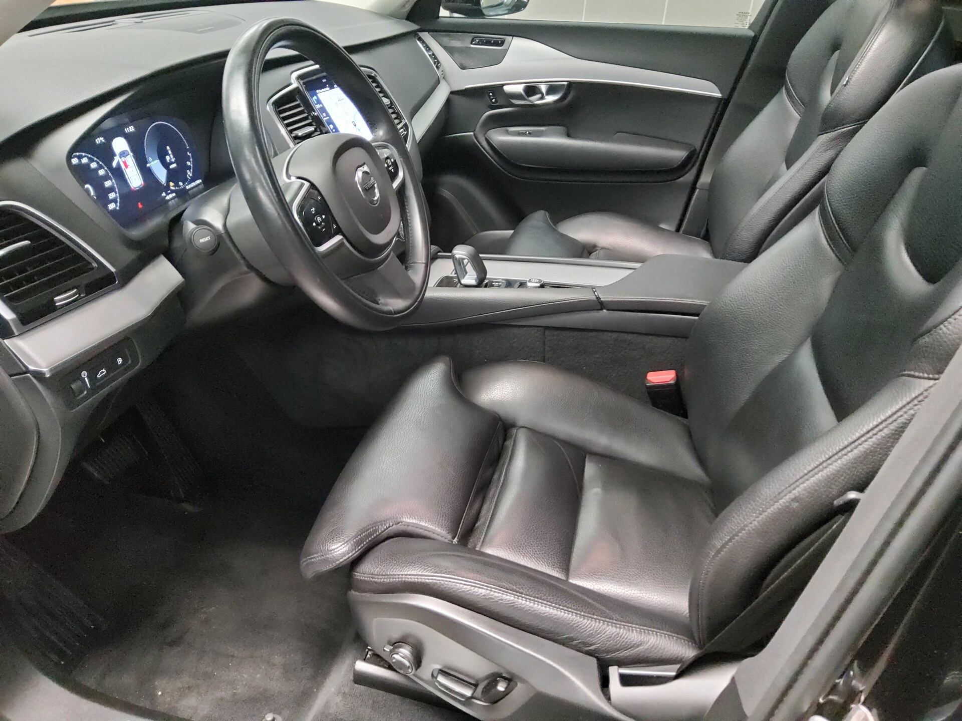 Volvo XC90 T8 AWD Hybrid Inscription 7-Sitze Navi Pano 9