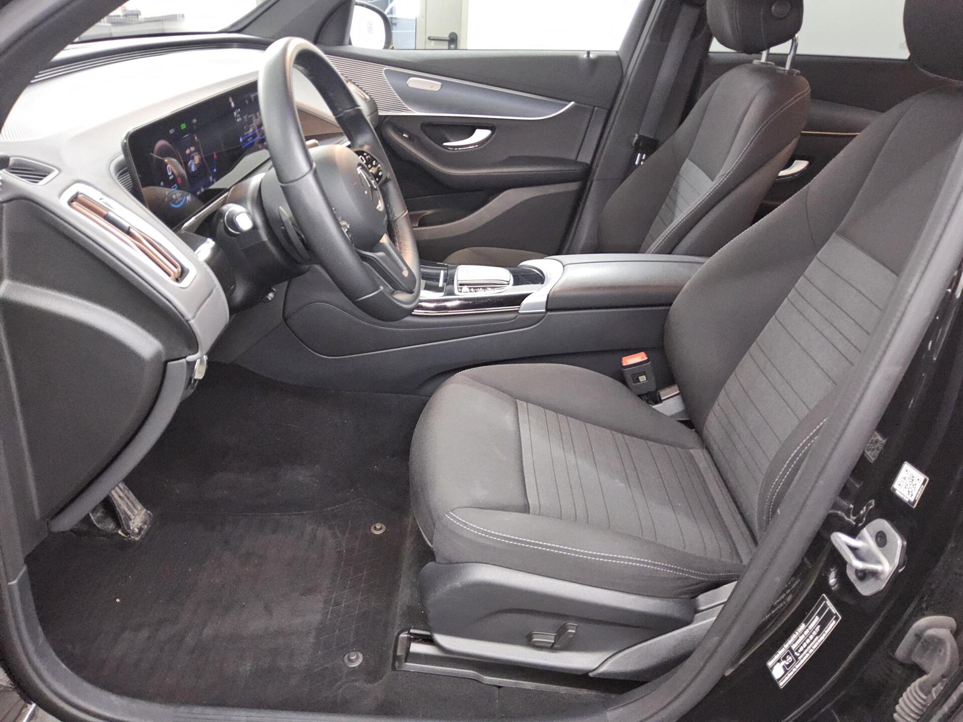Mercedes-Benz EQC 400 4M Navi MB-LED RfK AHK Shz Distronic+ 9