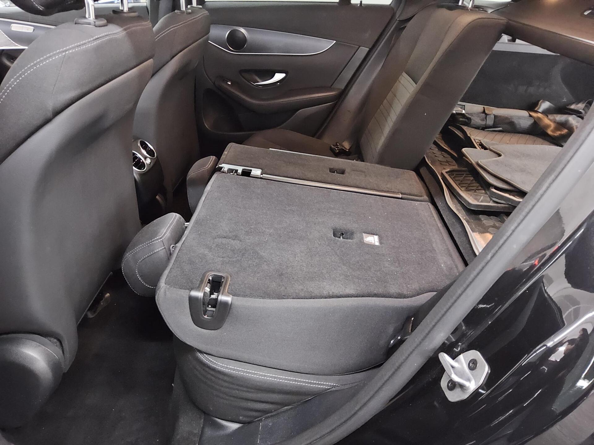 Mercedes-Benz EQC 400 4M Navi MB-LED RfK AHK Shz Distronic+ 13