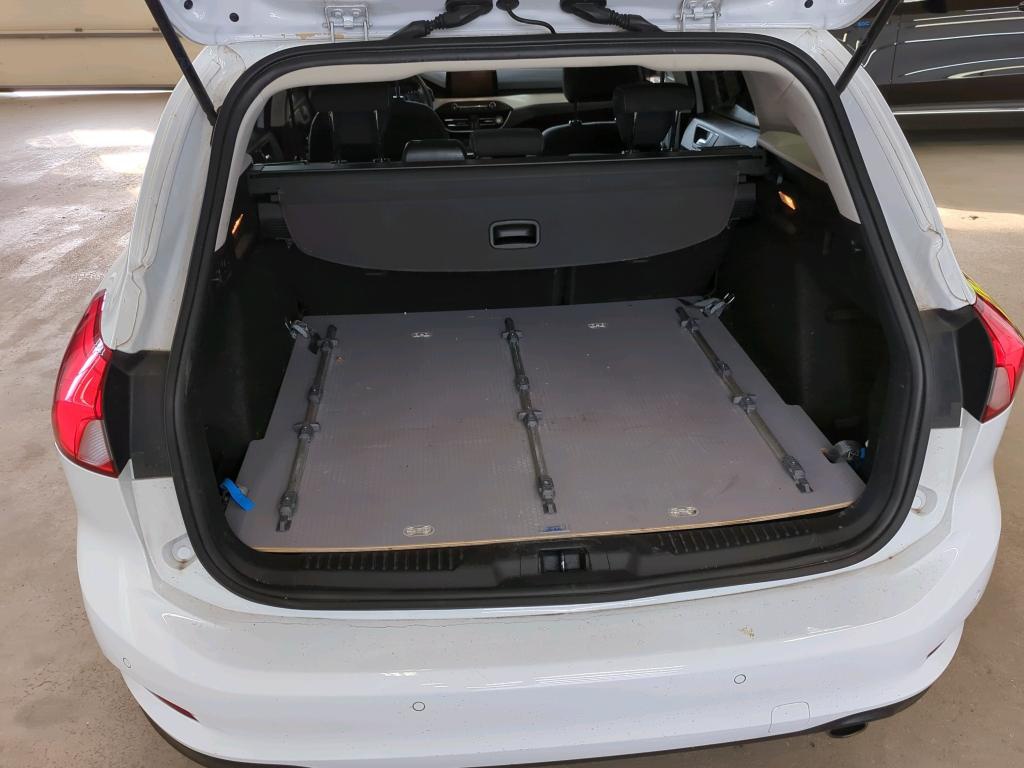 Ford Focus Turnier Cool&Connect NAVI KLIMAAUT LED RADIO TEMPO 11
