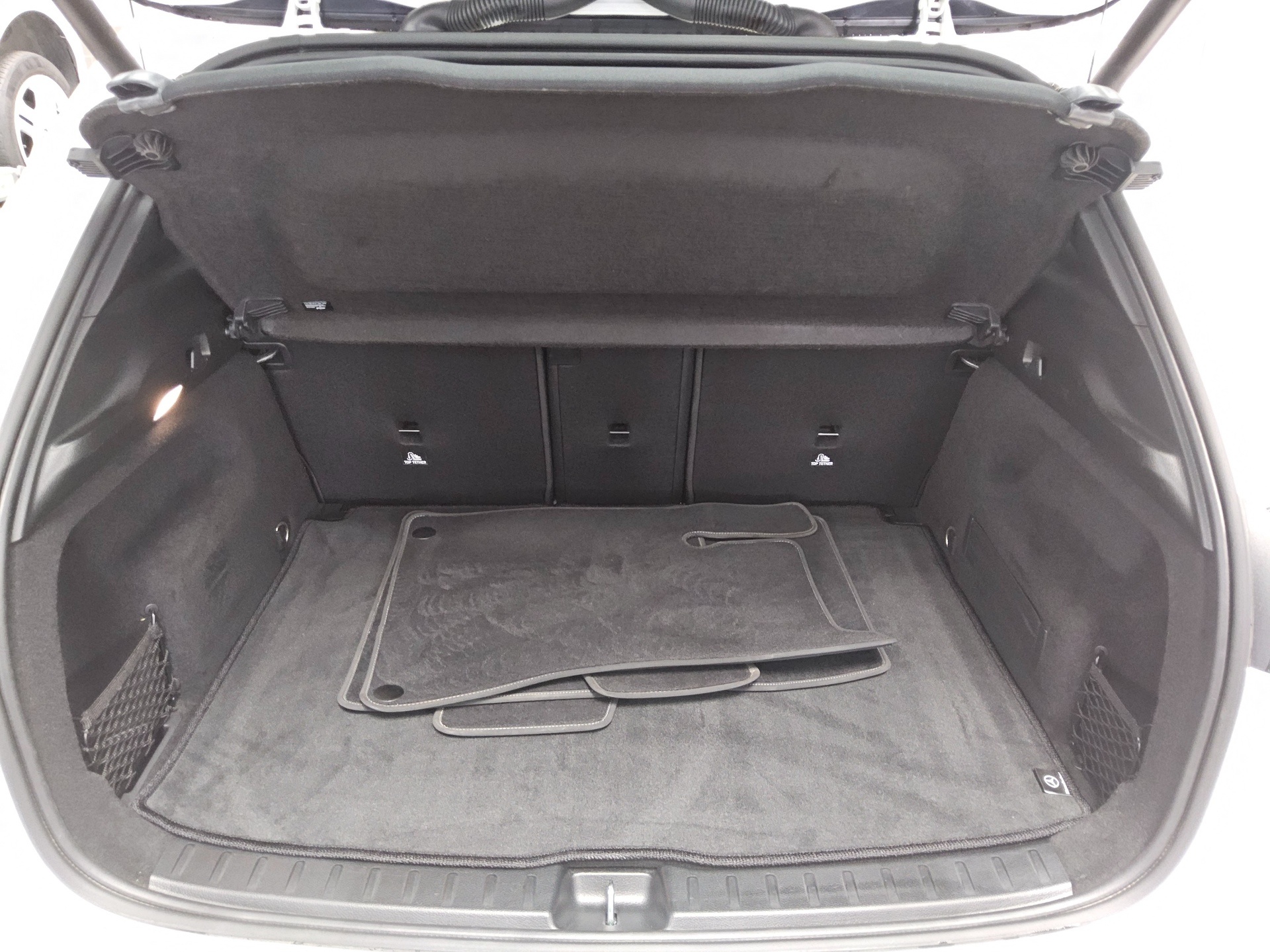 Mercedes-Benz GLA 220 d Progressive T-Leder Navi LED Ambiente 12