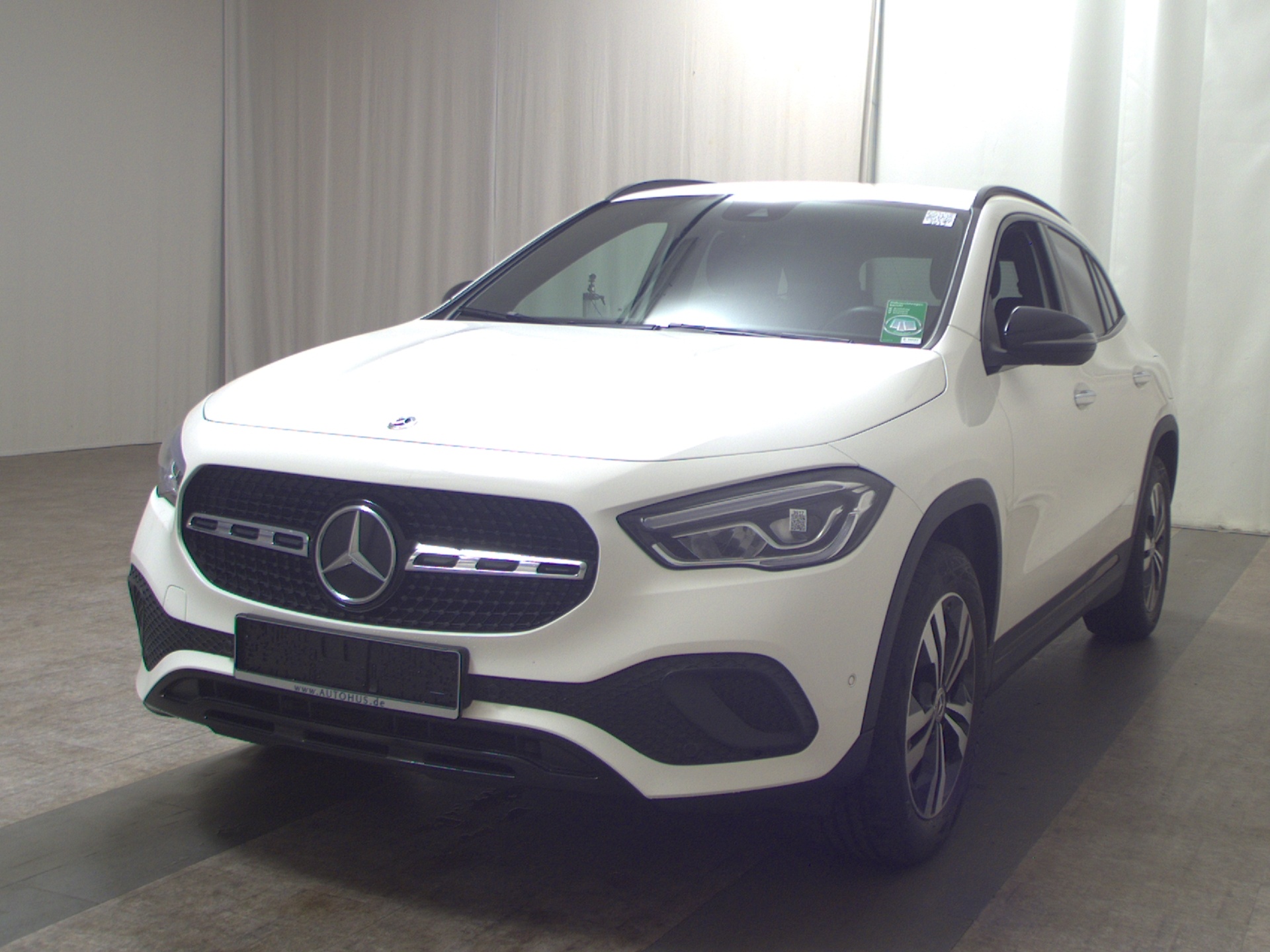Mercedes-Benz GLA 220 d Progressive T-Leder Navi LED Ambiente 2