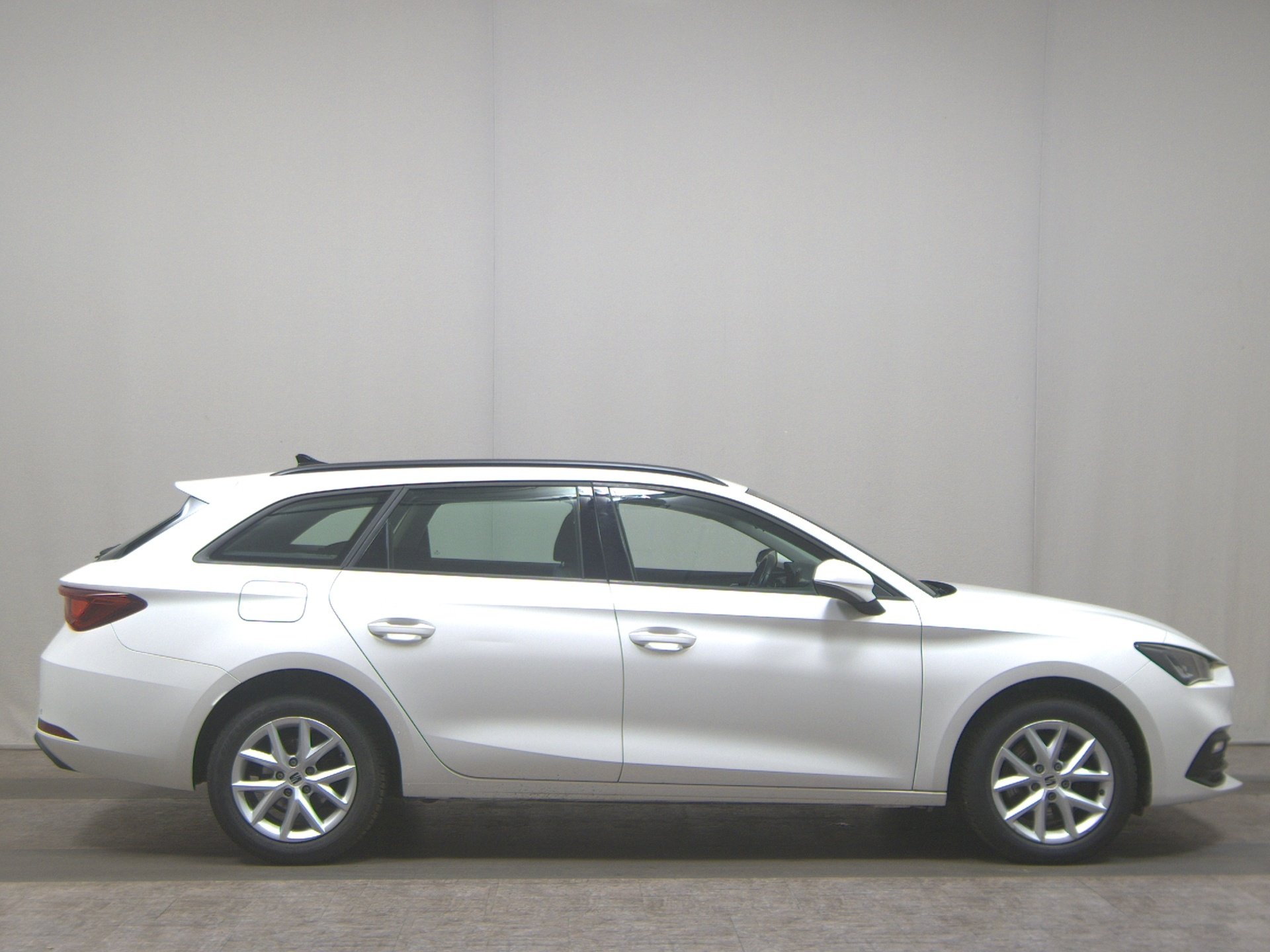 Seat Leon Sportstourer 2.0 TDI Style Navi LED Virtual