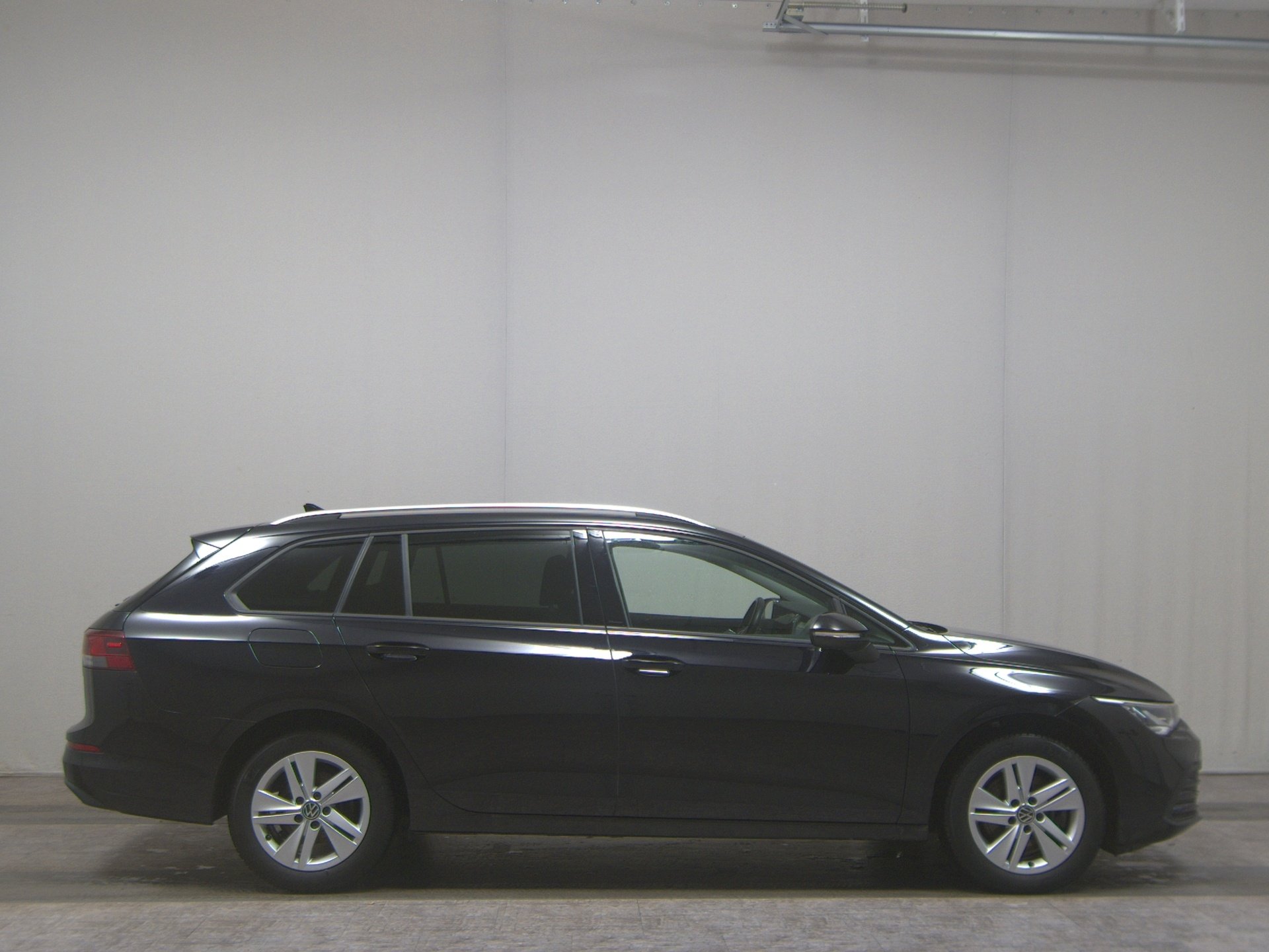 Volkswagen Golf-8 Var. 2.0 TDI Life Navi LED AID RfK ACC