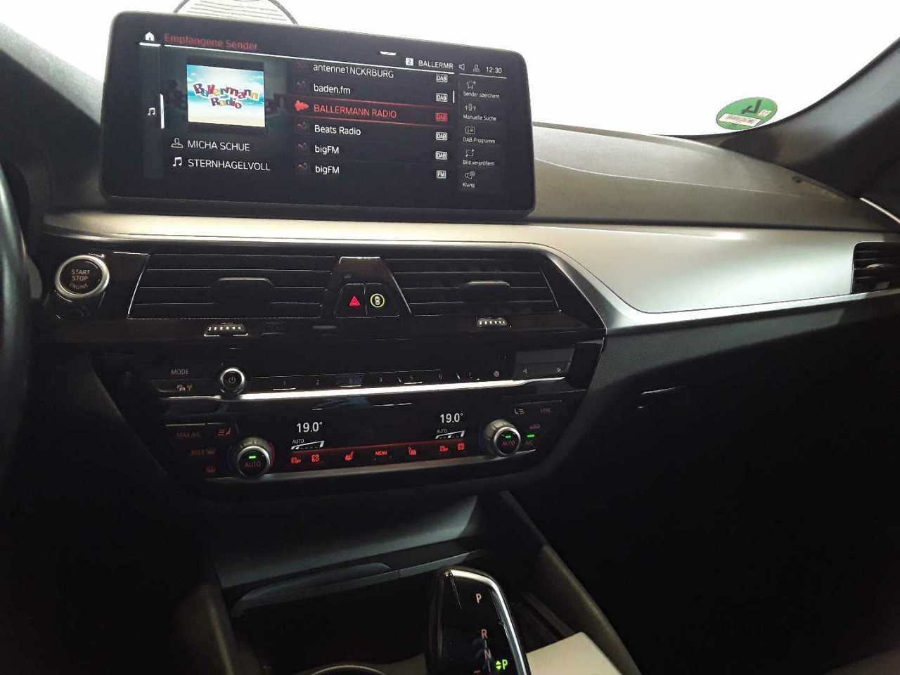 BMW 520dA Touring Navi LED LC-Pro Leder AHK 10