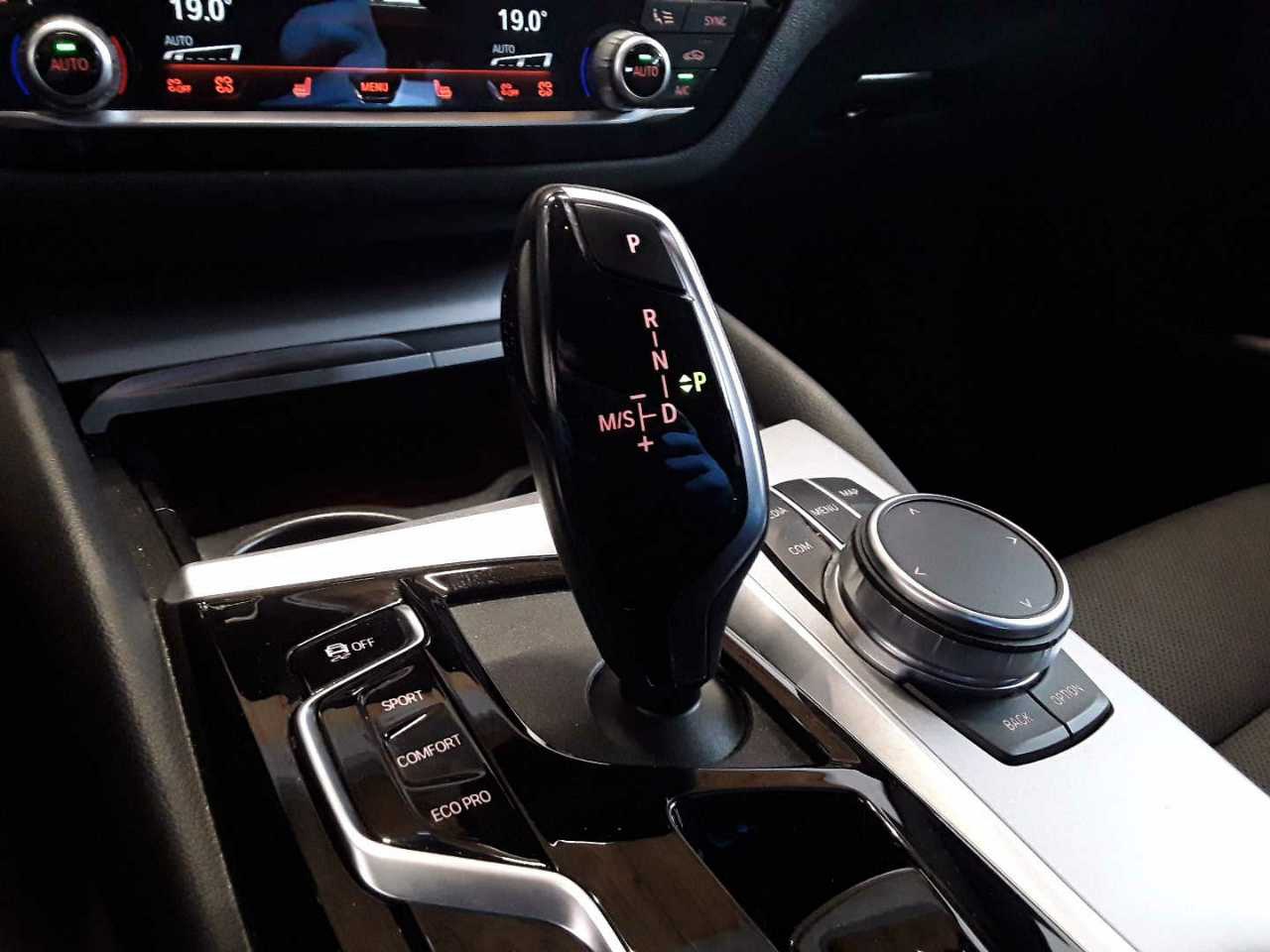 BMW 520dA Touring Navi LED LC-Pro Leder AHK 9
