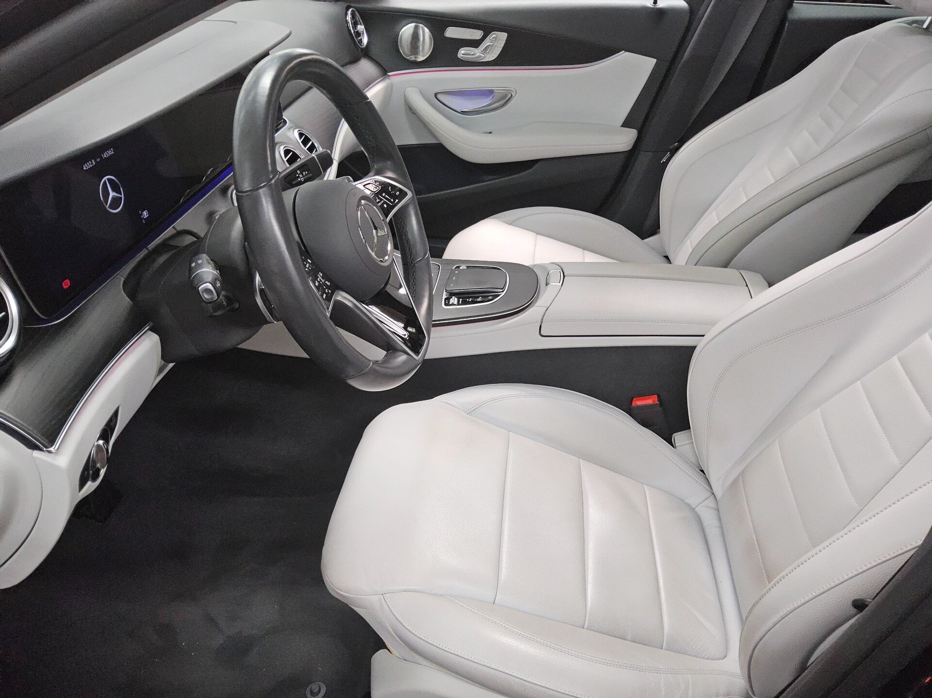 Mercedes-Benz E 200 T Avantgarde Nav Widescreen Pano Burmester 9