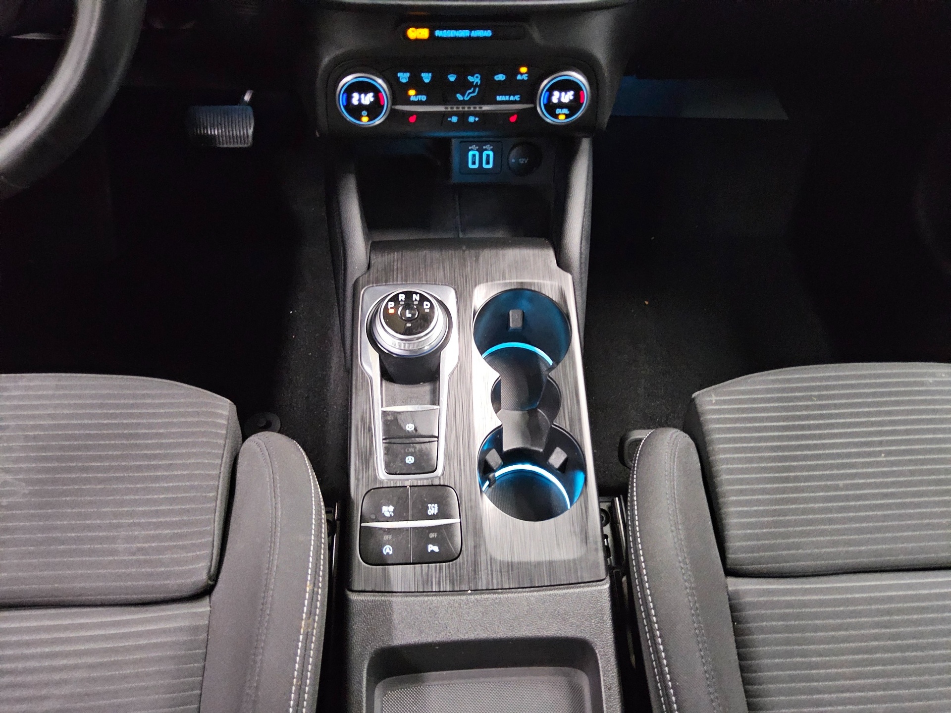 Ford Focus Turnier 1.5 EB Titanium Navi LED ACC Shz 6