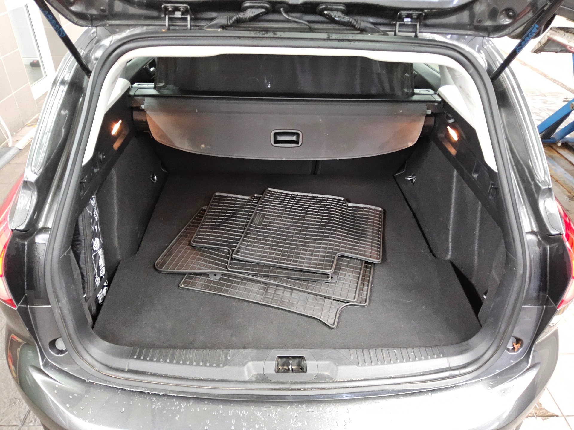 Ford Focus Turnier 1.5 EB Titanium Navi LED ACC Shz 11