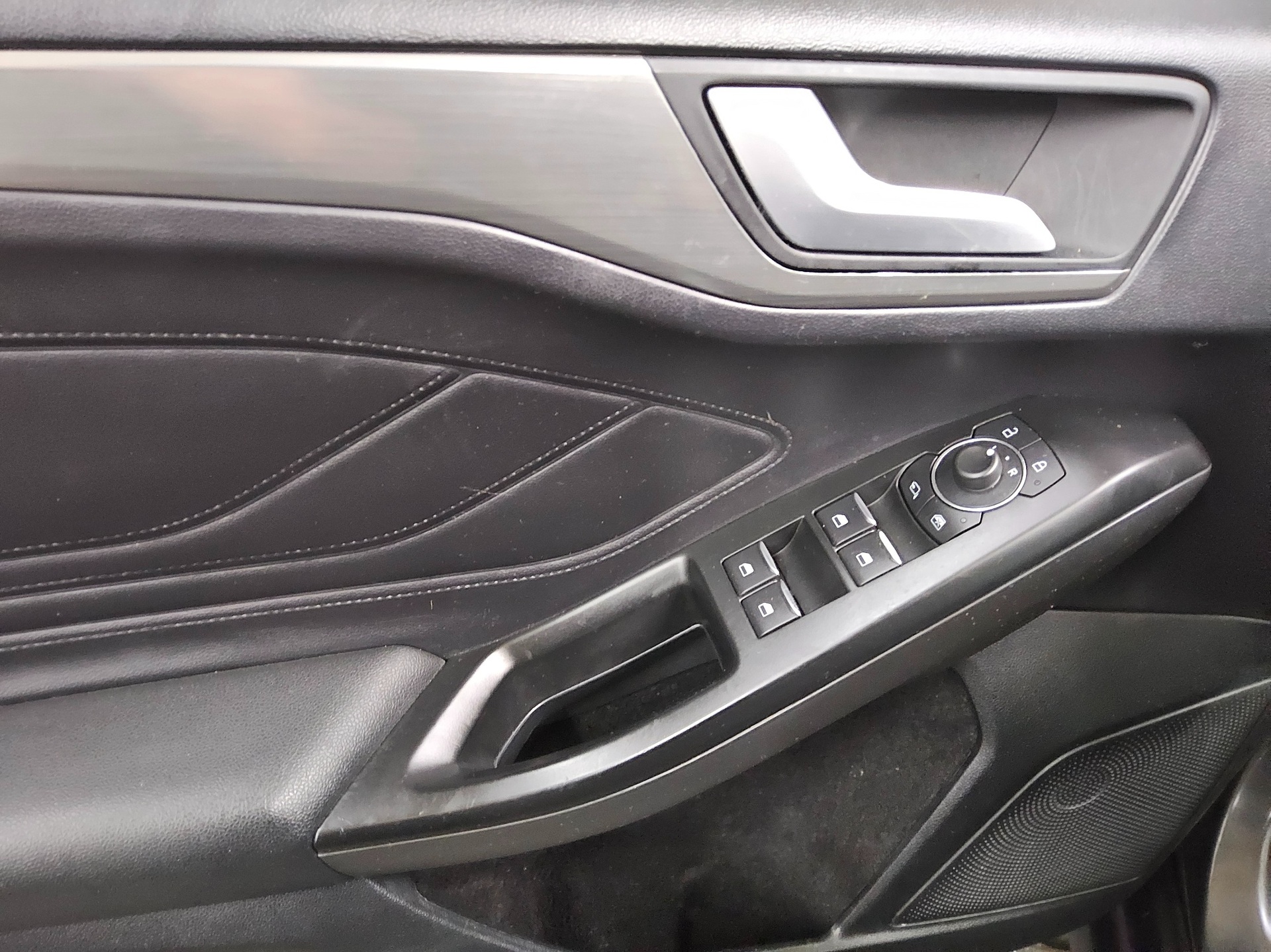 Ford Focus Turnier 1.5 EB Titanium Navi LED ACC Shz 9