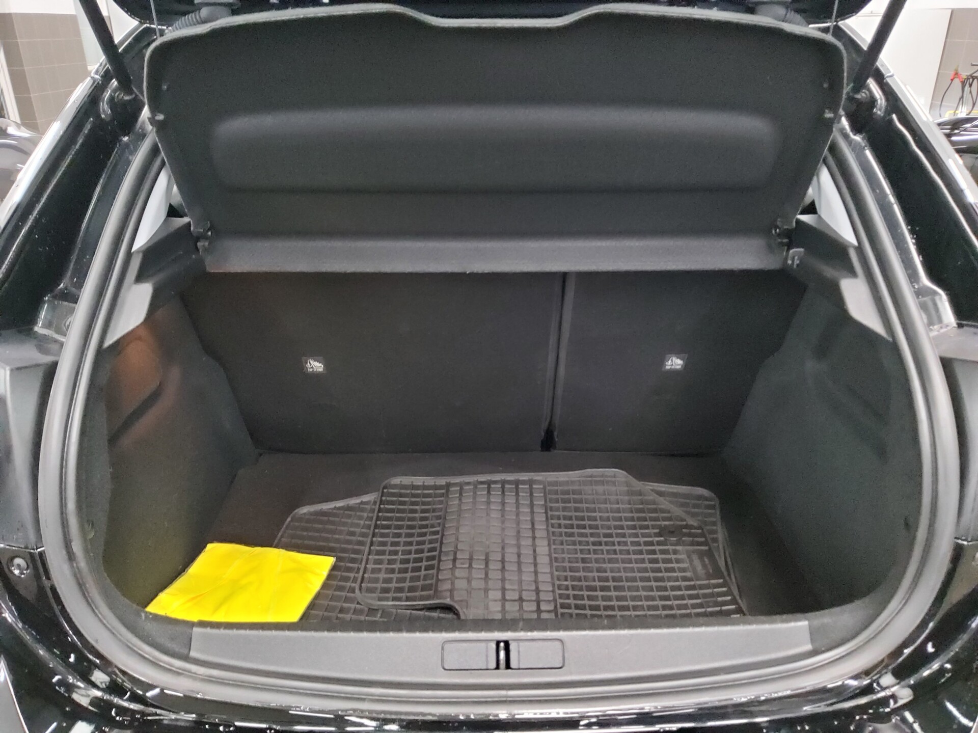 Opel Corsa 1.2 Elegance LED Shz PDC 12