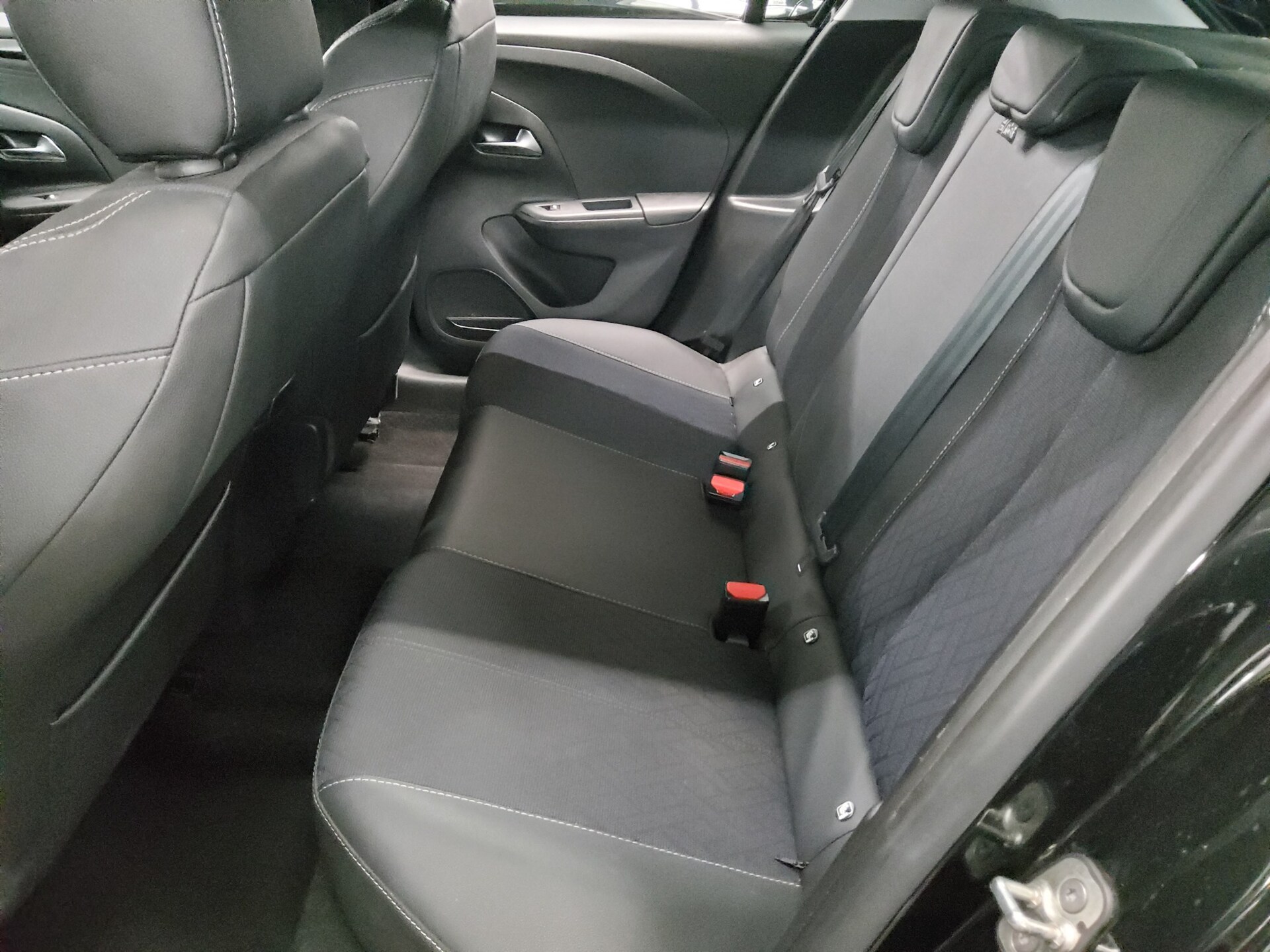 Opel Corsa 1.2 Elegance LED Shz PDC 13