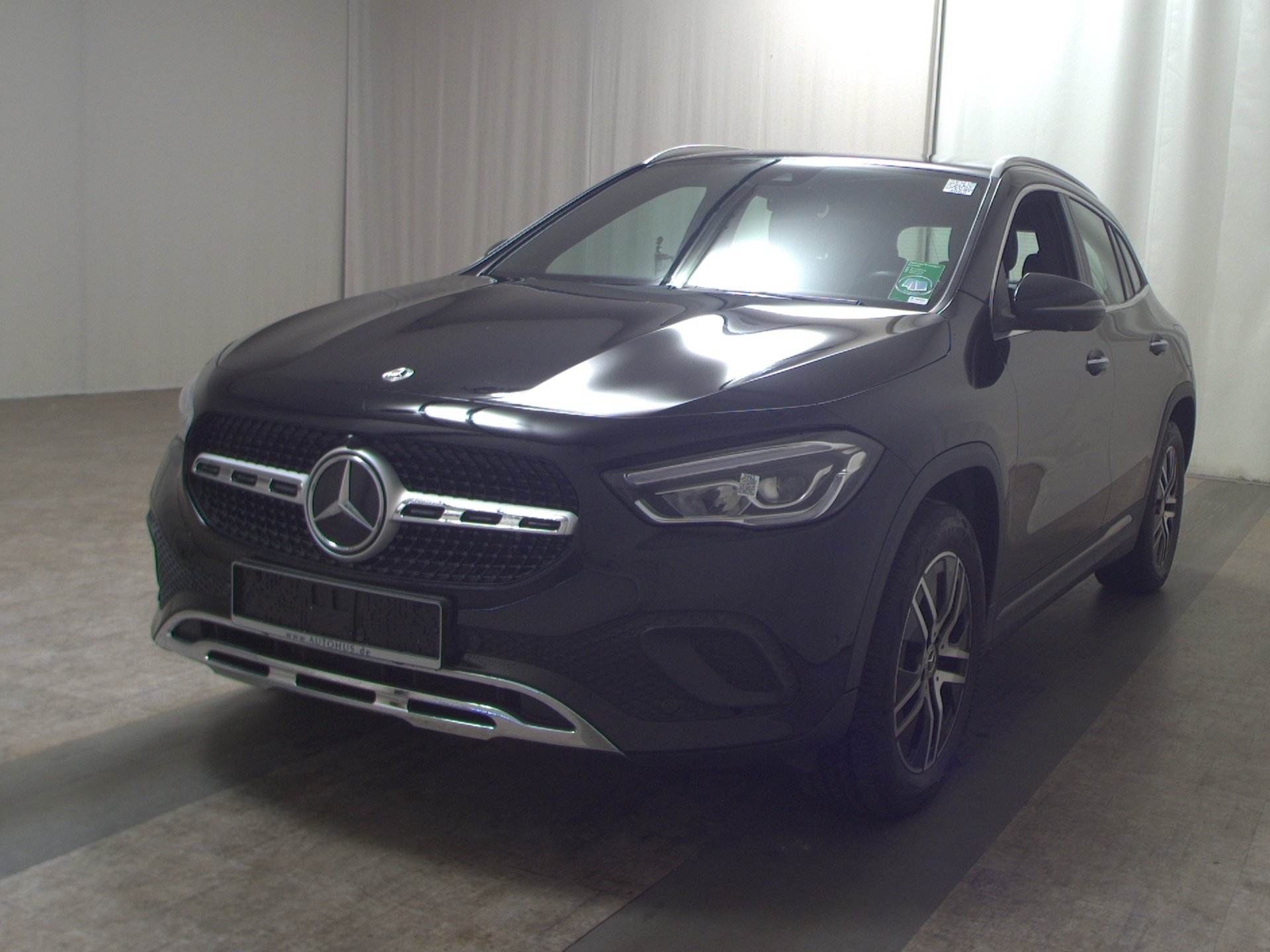 Mercedes-Benz GLA 250 e Progressive Navi LED Sound 360° 2