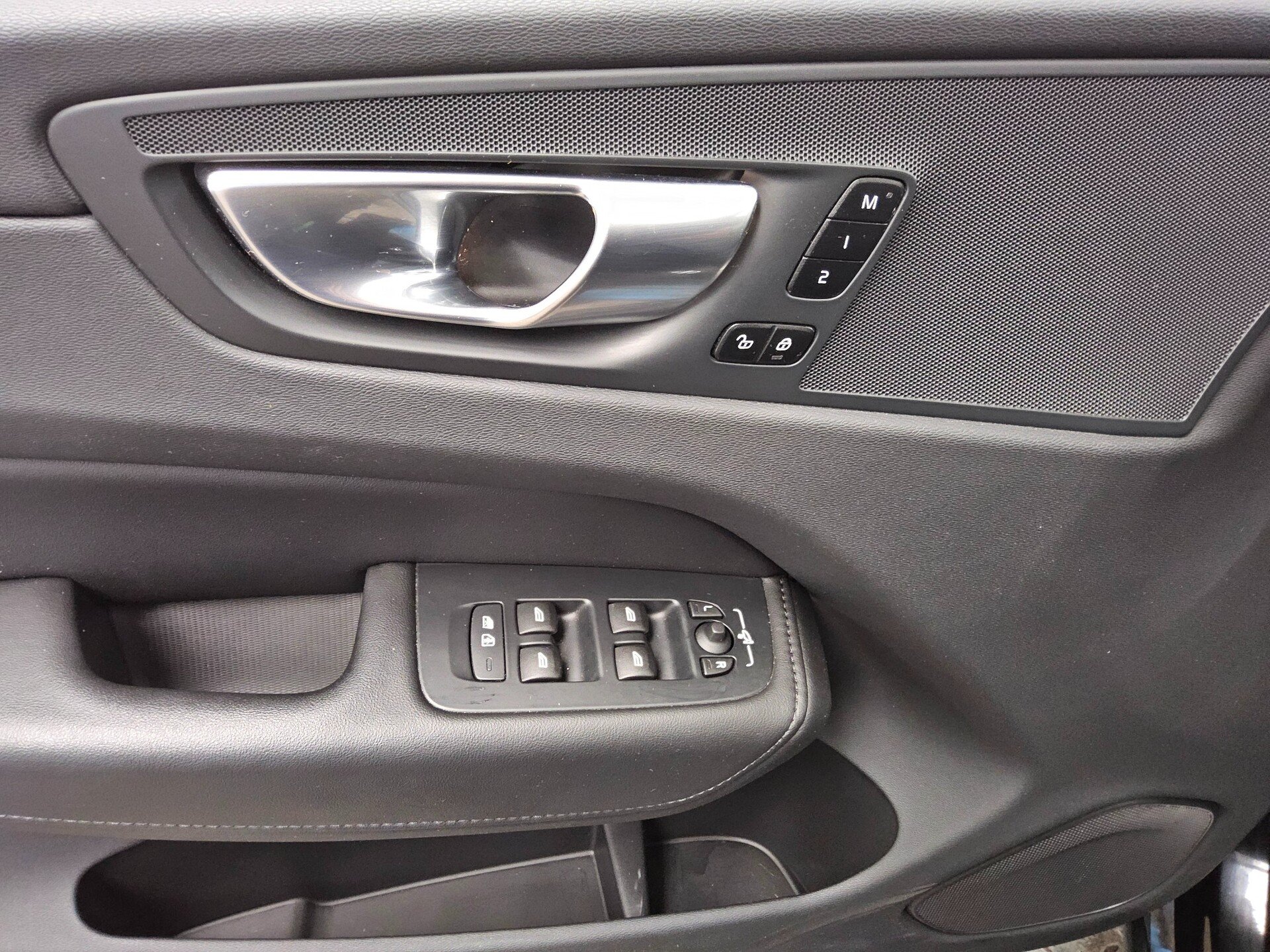 Volvo XC60 T6 AWD Plus Bright Recharge Plug-In Pano 10
