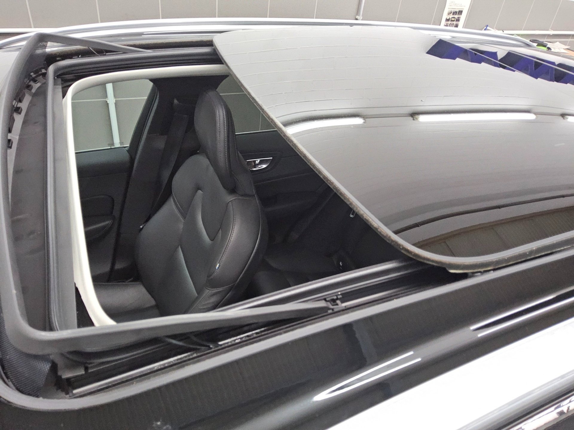 Volvo XC60 T6 AWD Plus Bright Recharge Plug-In Pano 12