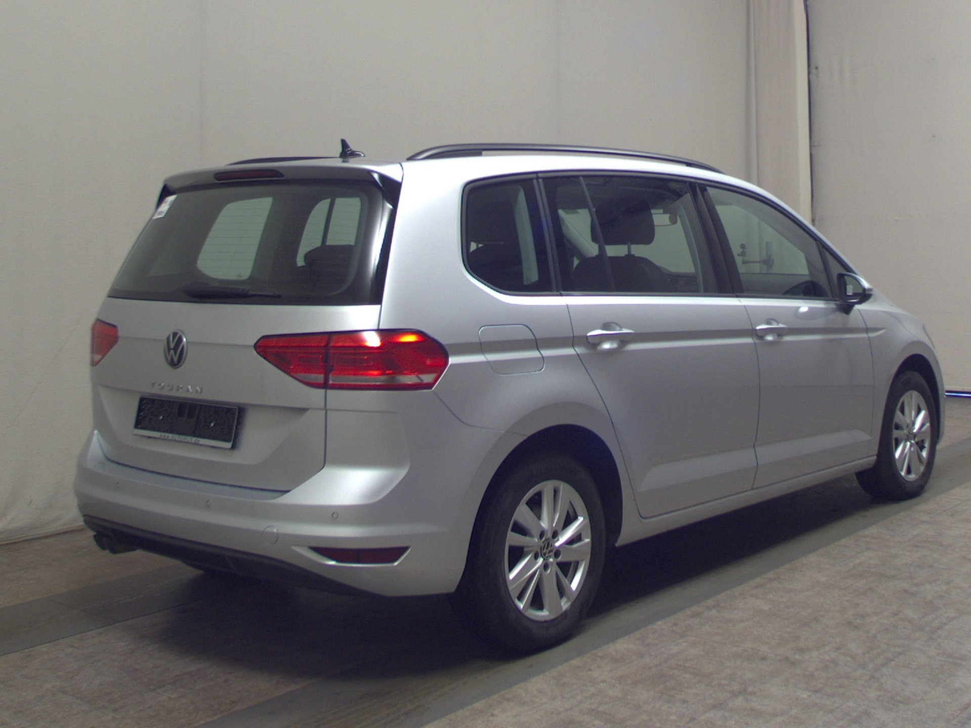 Volkswagen Touran 2.0 TDI Comf. Navi PDC SHZ BT 4