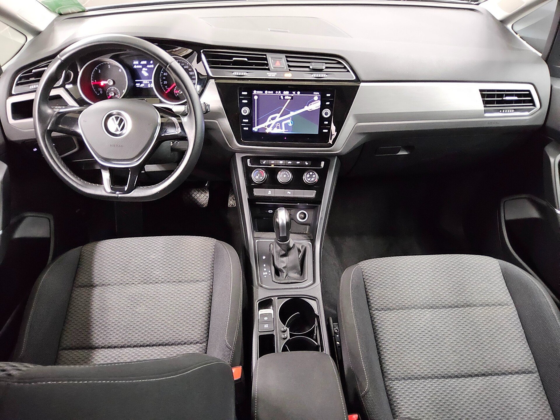 Volkswagen Touran 2.0 TDI Comf. Navi PDC SHZ BT 5