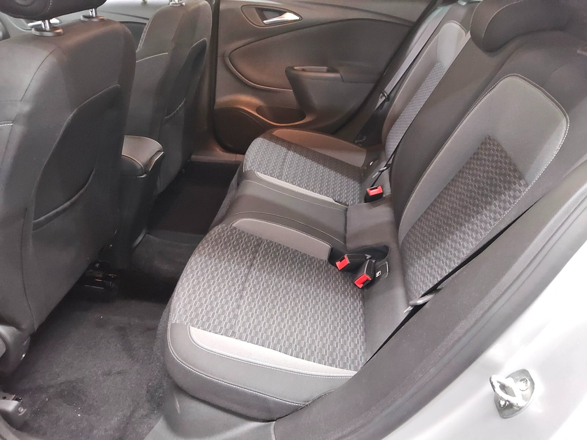 Opel Astra ST 1.5 D Business Ed. Navi LED AGR-Sitz Shz AHK RFK 13