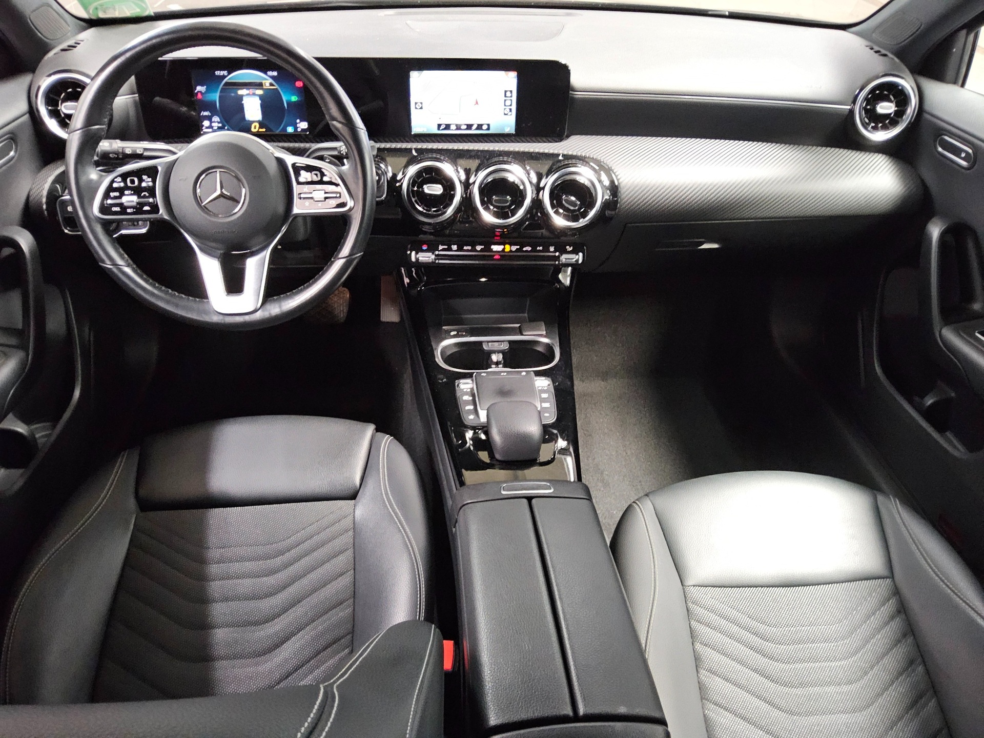Mercedes-Benz A 200 d T-Leder Navi RFK StandHzg Distronic+ 5