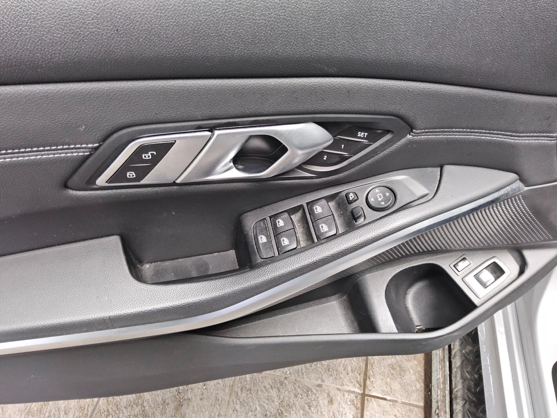 BMW 330e Touring Advantage Leder Navi Laser Pano 9