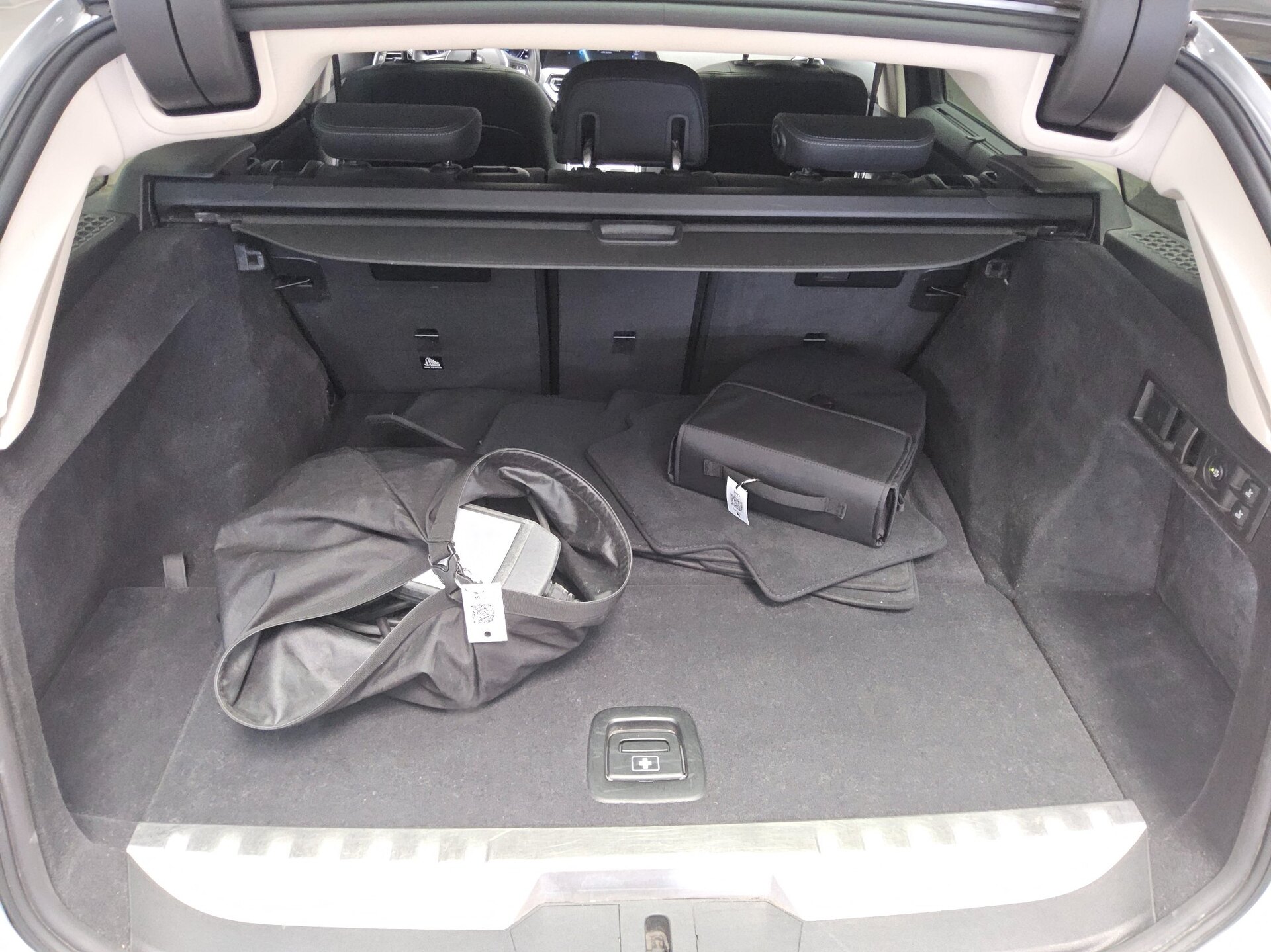 BMW 330e Touring Advantage Leder Navi Laser Pano 12