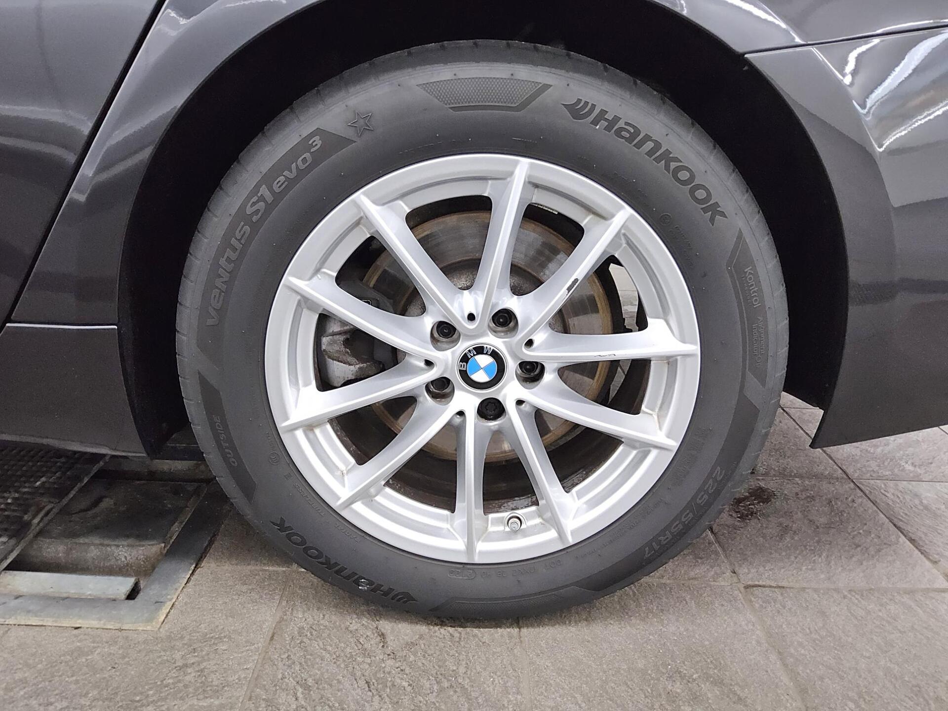 BMW 520dA Touring xDr Leder Navi LC-Pro RfK StHzg 11