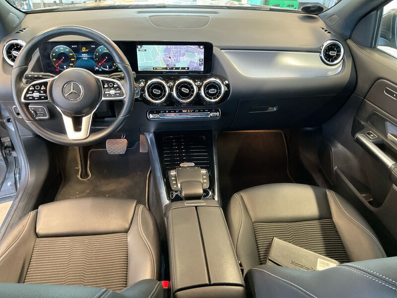 Mercedes-Benz GLA 200 NAVI KLIMAAUT LED SHZ PDC 5