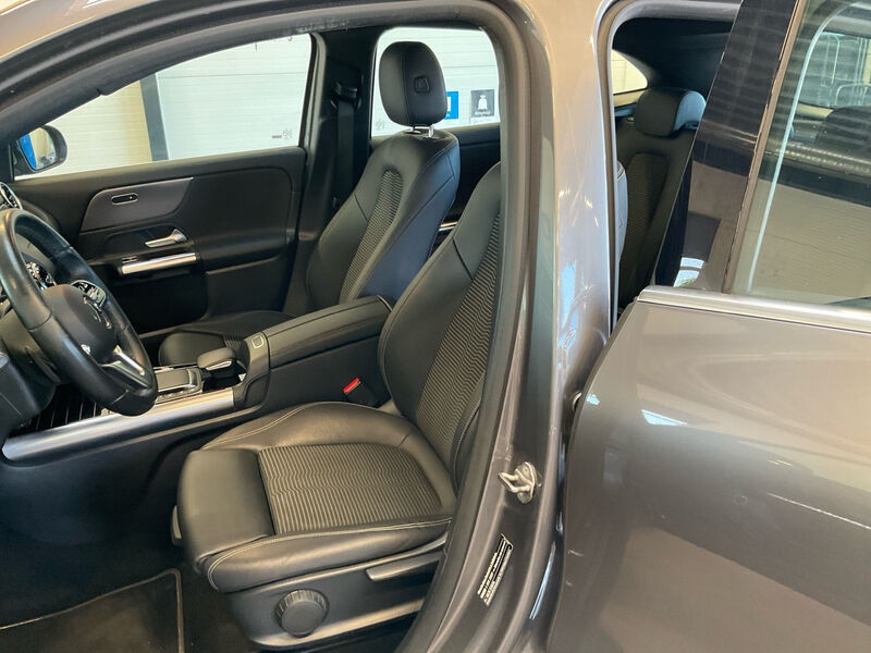 Mercedes-Benz GLA 200 NAVI KLIMAAUT LED SHZ PDC 11