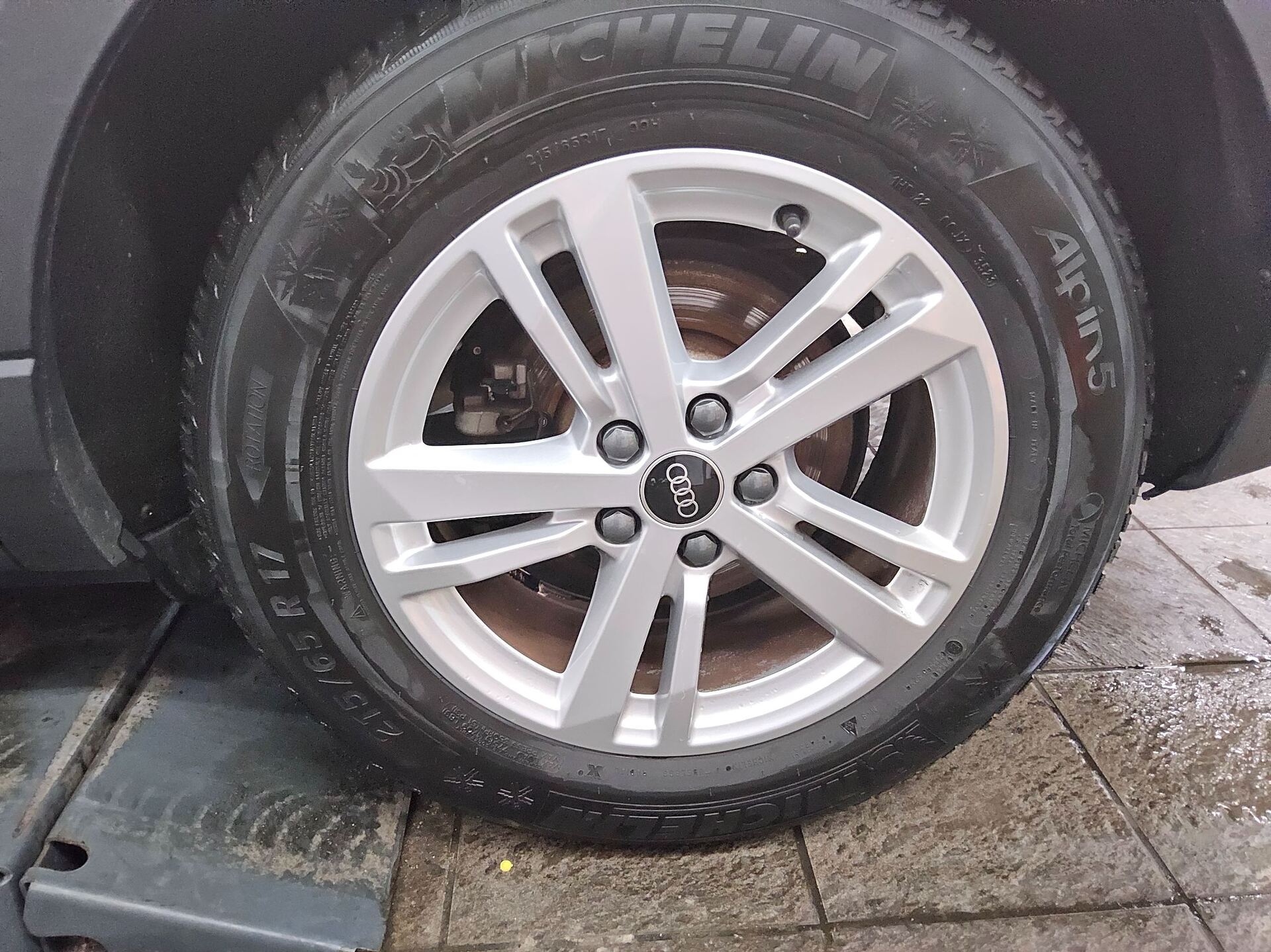 Audi Q3 35 TDI Navi LED virtual AHK PDC Tempomat 11