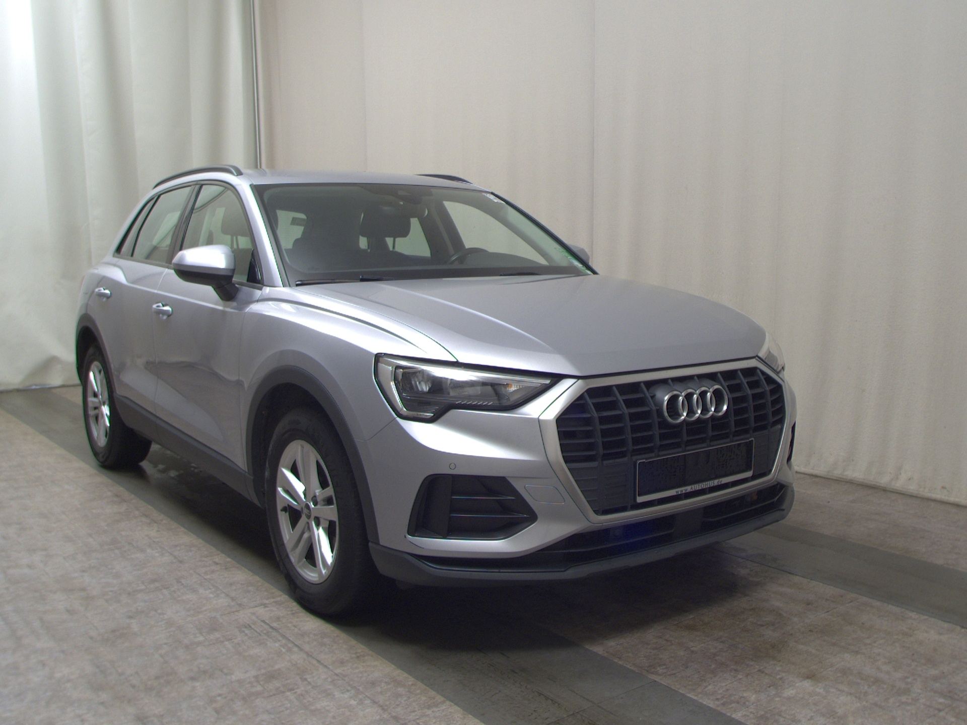 Audi Q3 35 TDI Navi LED virtual AHK PDC Tempomat 3