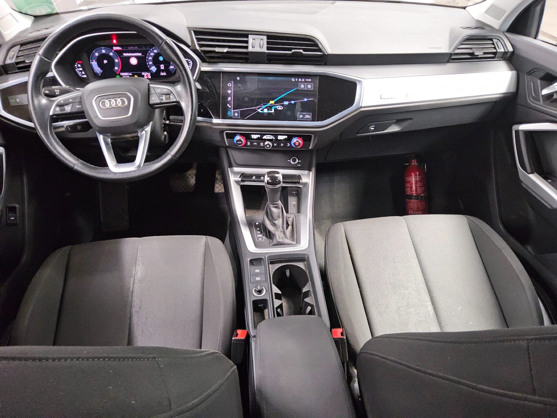 Audi Q3 35 TDI Navi LED virtual AHK PDC Tempomat 5