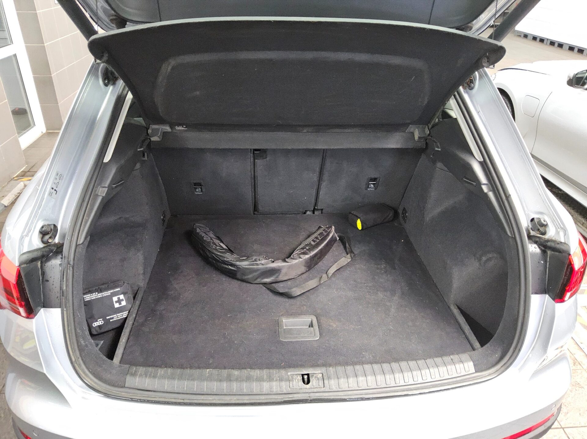 Audi Q3 35 TDI Navi LED virtual AHK PDC Tempomat 12