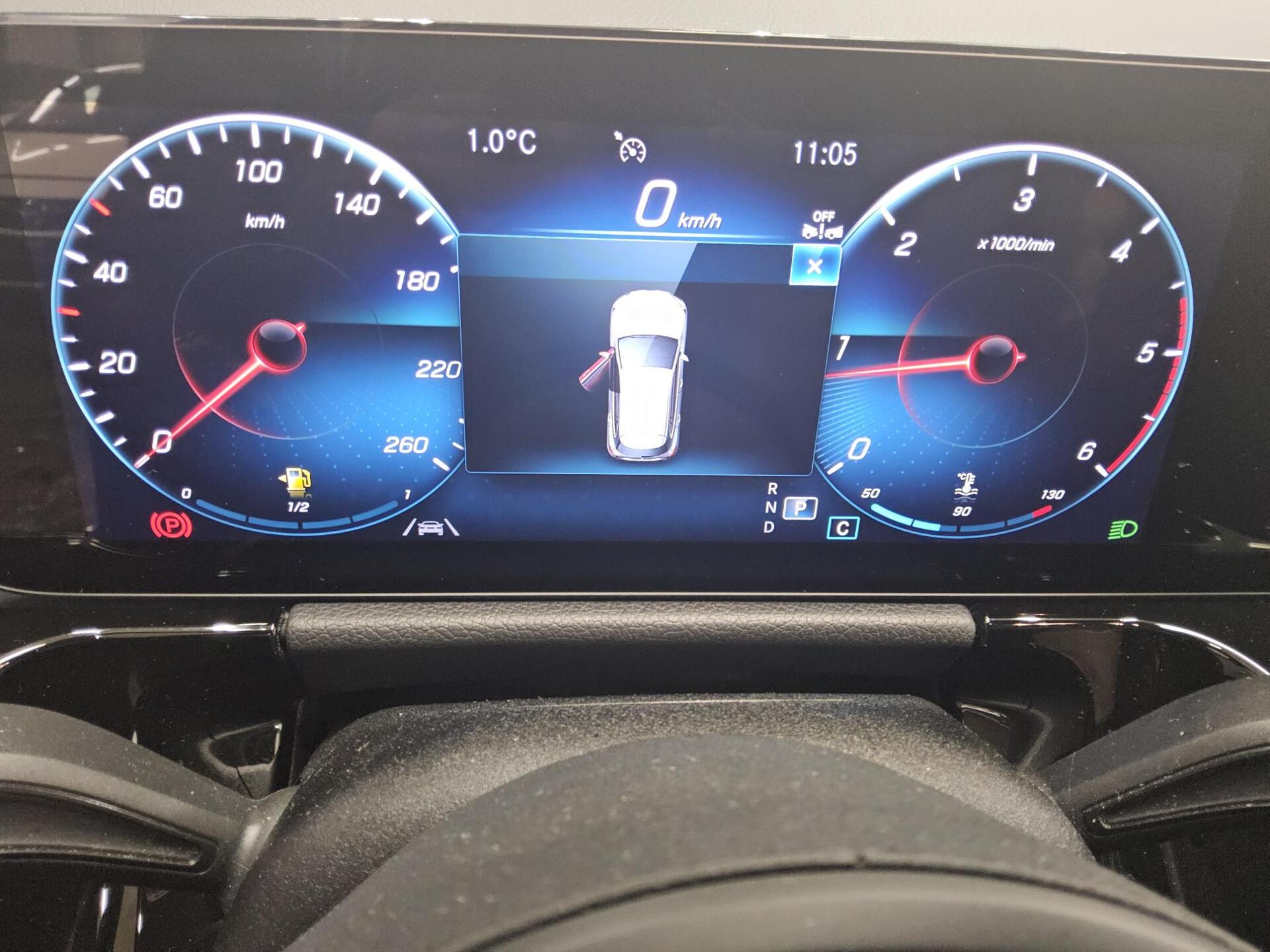 Mercedes-Benz GLA 180 d Style Navi LED MBUX RFK T-Leder 10