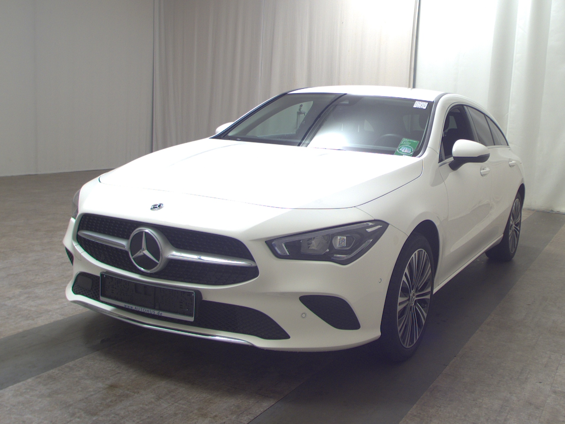Mercedes-Benz CLA 250 Shooting Brake e Progressive Navi LED 2
