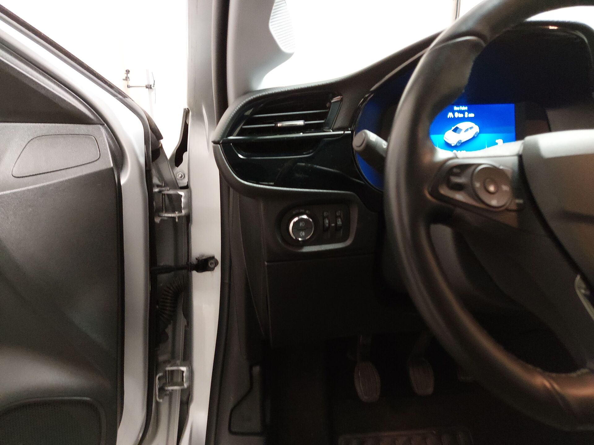 Opel Corsa 1.2 KLIMA LED RADIO TEMPO MFL 13
