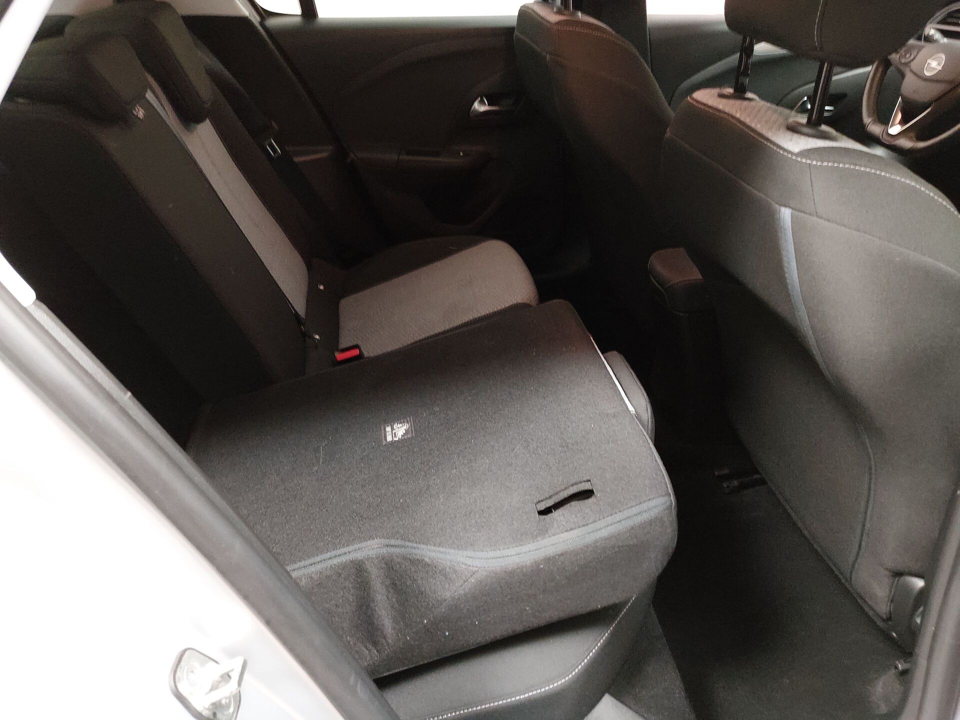 Opel Corsa 1.2 KLIMA LED RADIO TEMPO MFL 18