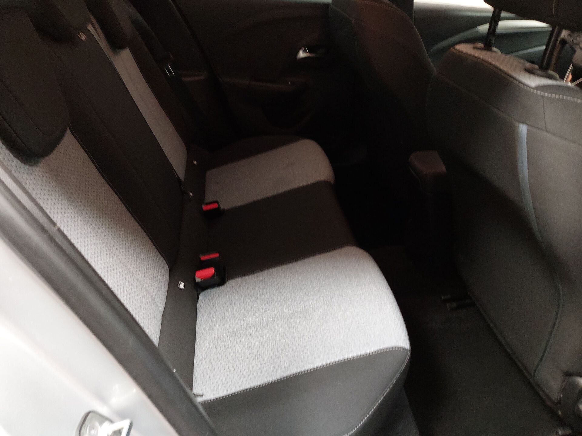 Opel Corsa 1.2 KLIMA LED RADIO TEMPO MFL 17