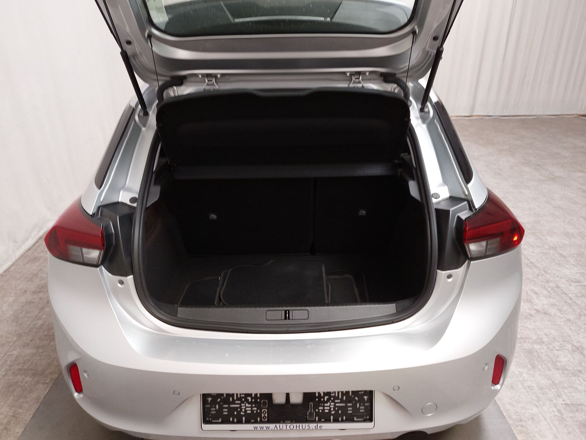 Opel Corsa 1.2 KLIMA LED RADIO TEMPO MFL 19