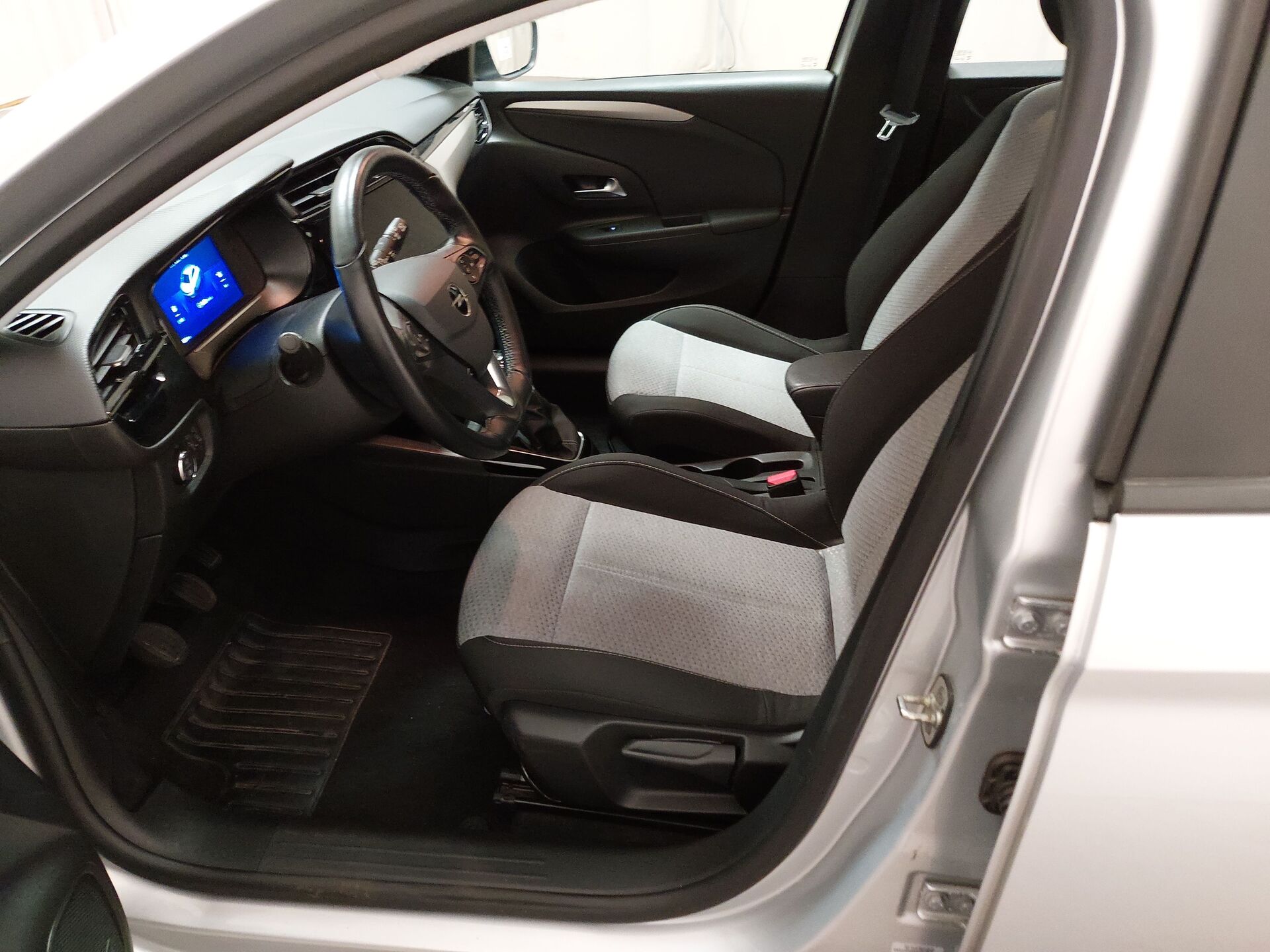 Opel Corsa 1.2 KLIMA LED RADIO TEMPO MFL 12