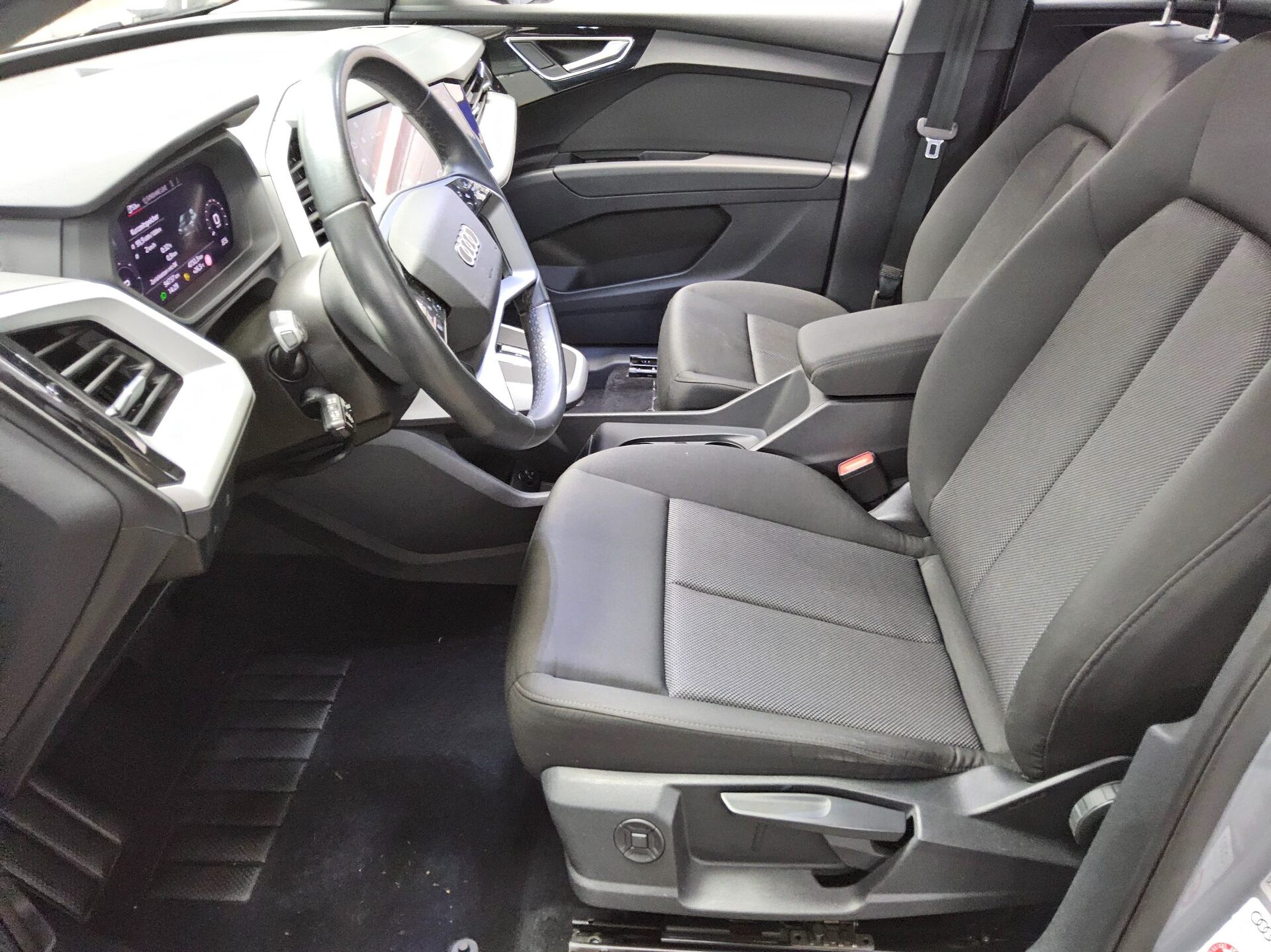 Audi Q4 e-tron 40 e-tron Navi LED vc Shz PDC 9