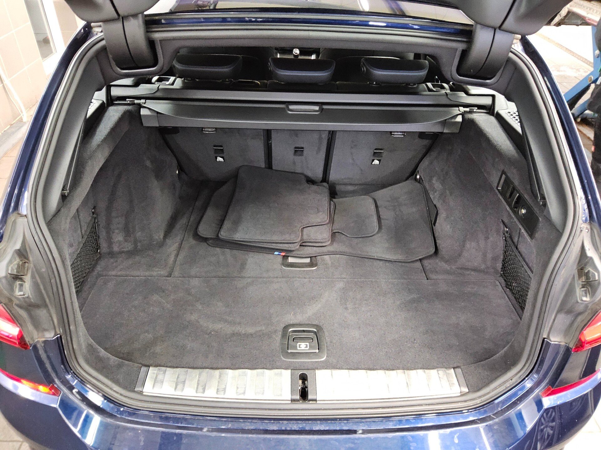 BMW 318d Touring M-Sport Navi LED LC pro HiFI 12