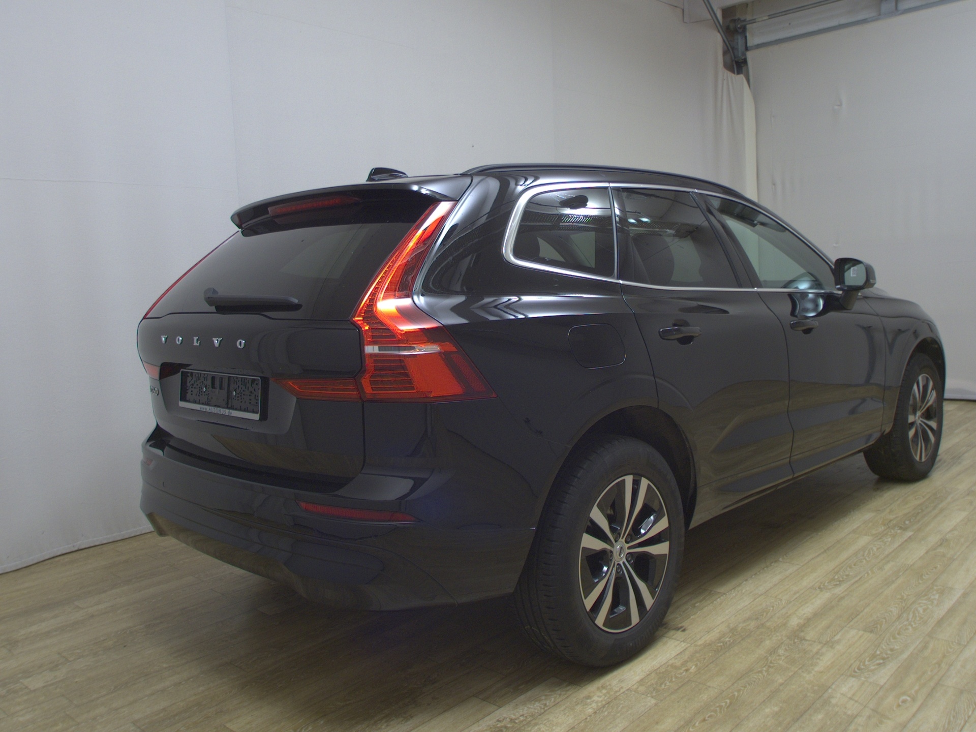 Volvo XC60 B4 D AWD Momentum Pro Navi LED 4xShz RFK 4