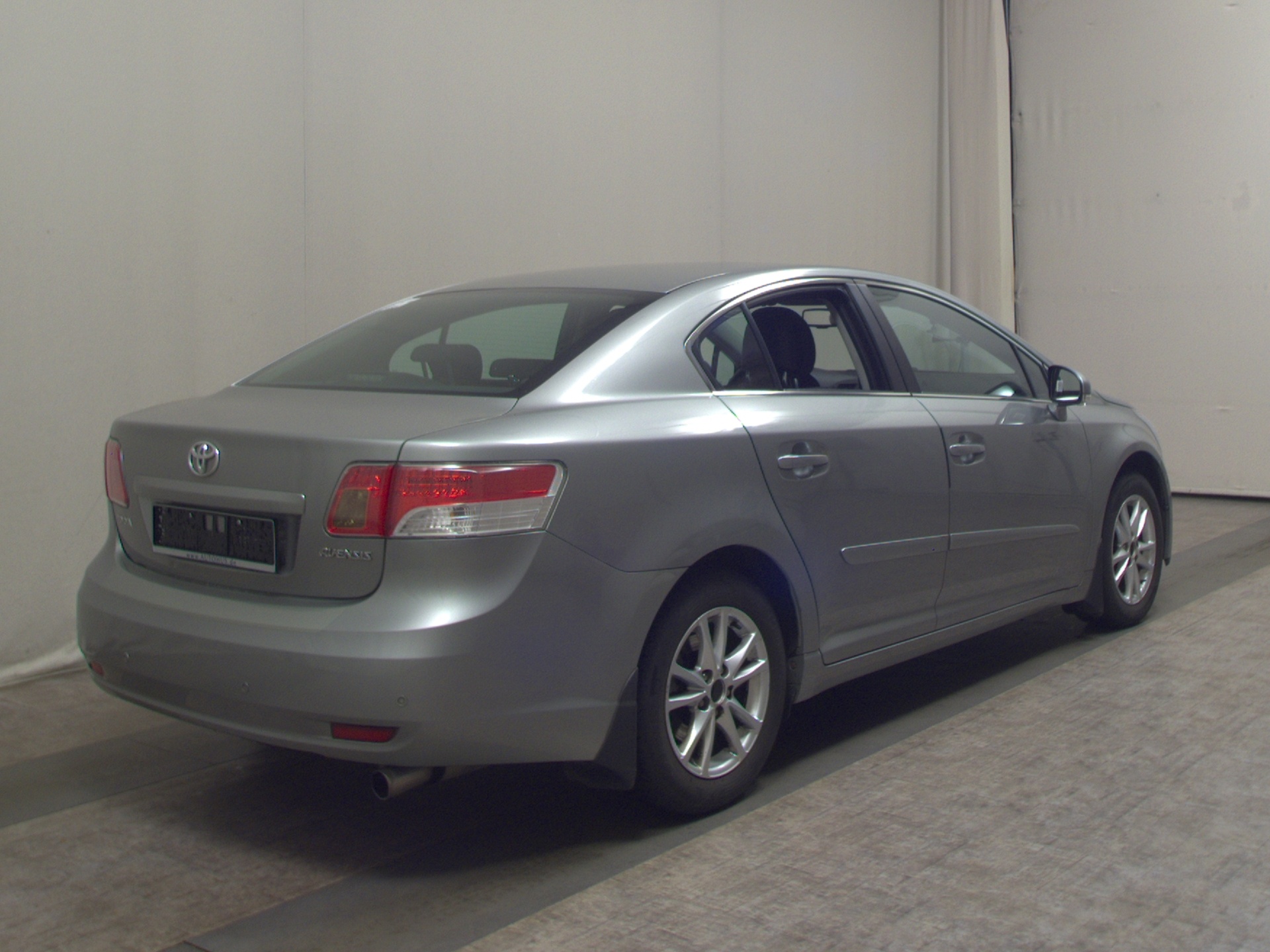 Toyota Avensis 1.6 Sol AHK Klima 4