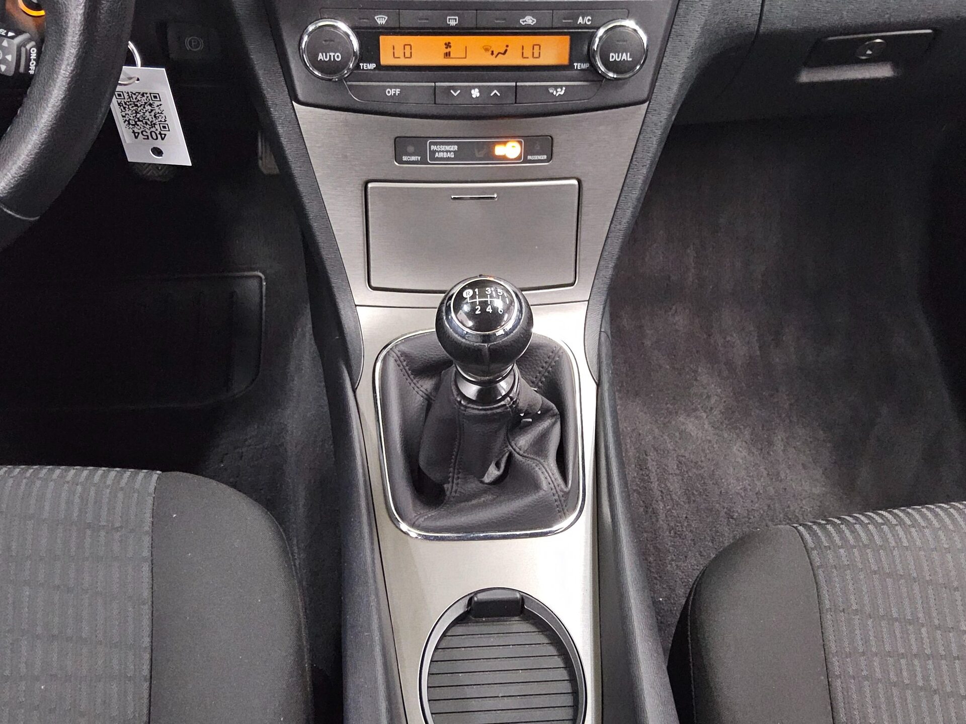 Toyota Avensis 1.6 Sol AHK Klima 6