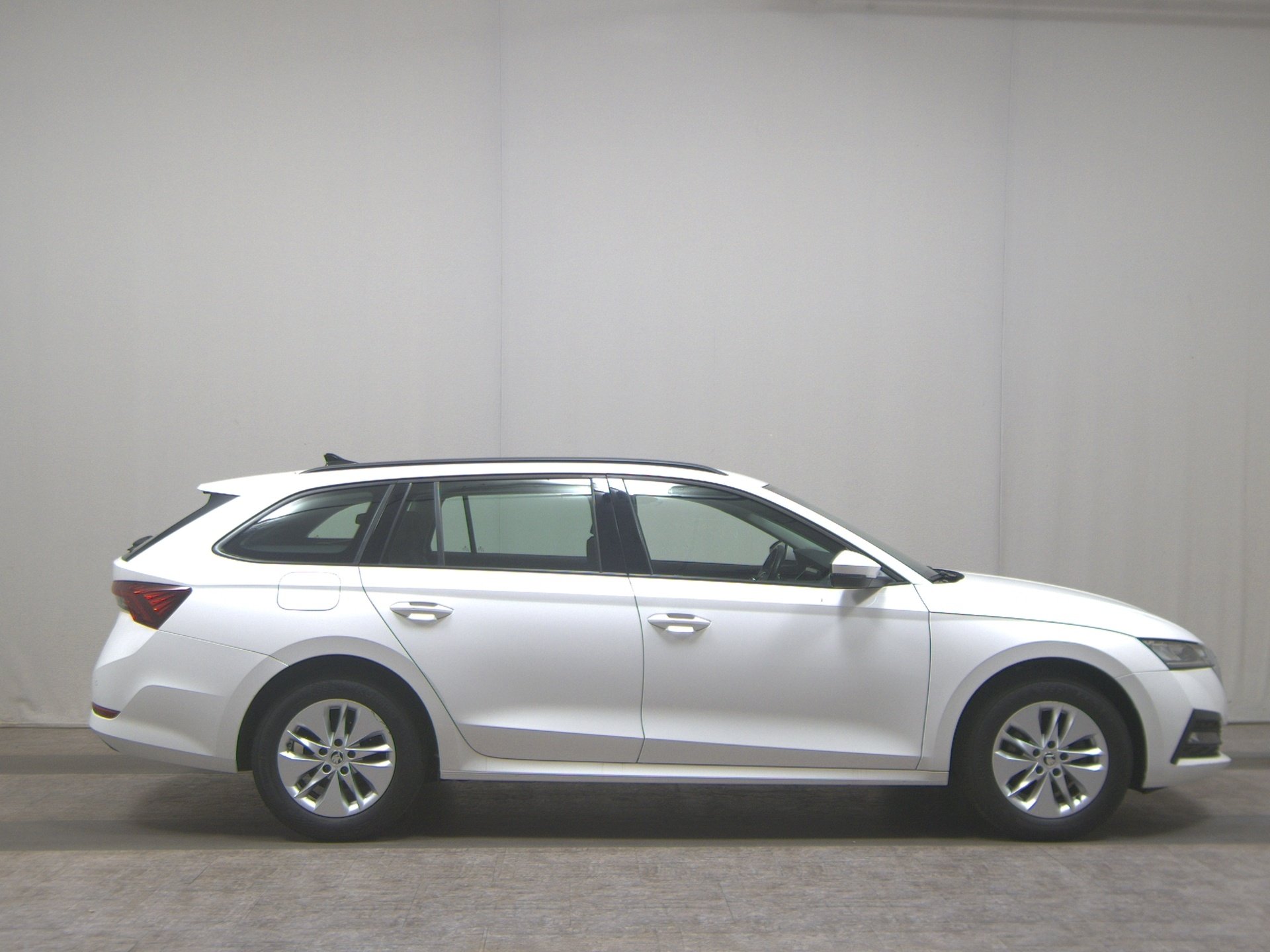 Skoda Octavia Kombi 2.0 TDI Ambition Navi LED vc RfK