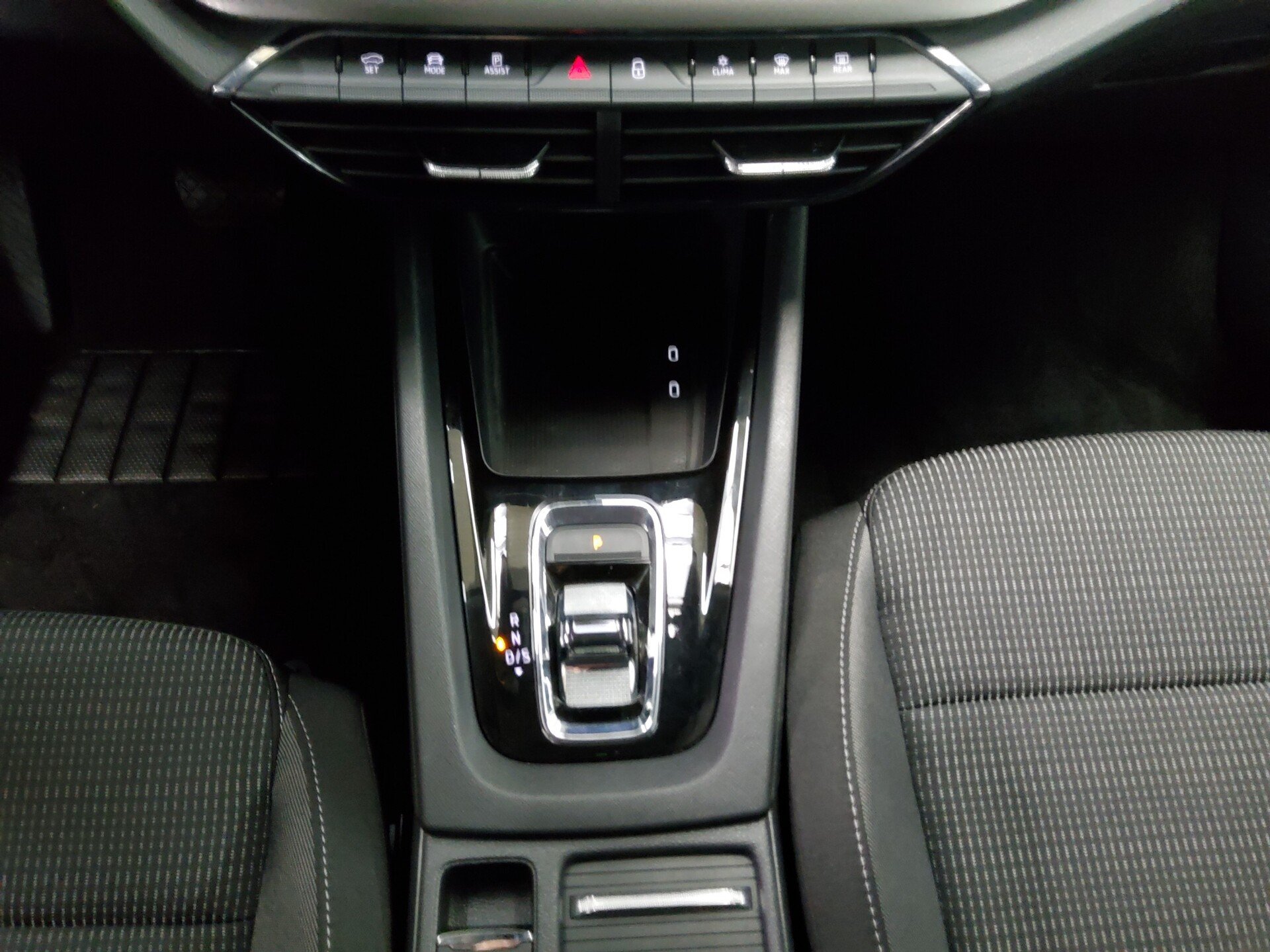 Skoda Octavia Kombi 2.0 TDI Ambition Navi LED VC RFK ACC 6