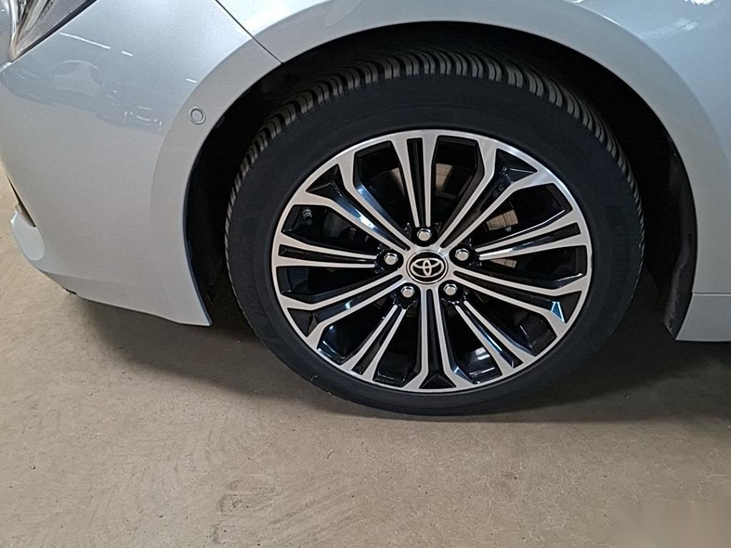 Toyota Corolla Touring Sports 2.0 NAVI KLIMAAUT LED SHZ PDC 10