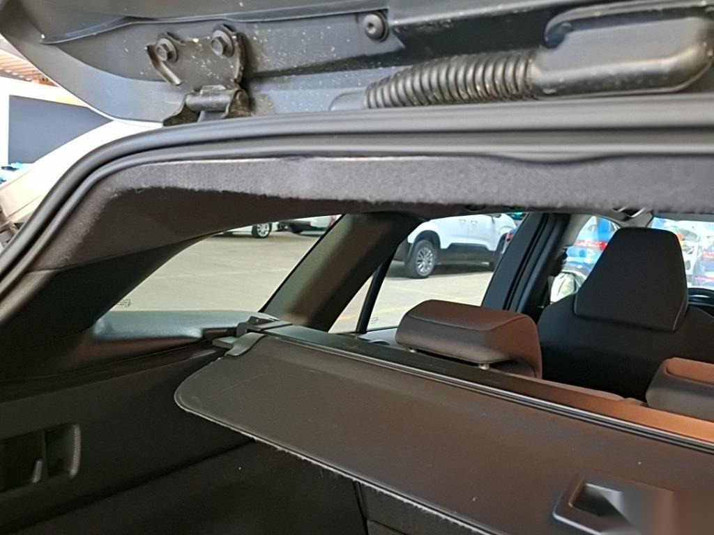 Toyota Corolla Touring Sports 2.0 NAVI KLIMAAUT LED SHZ PDC 12