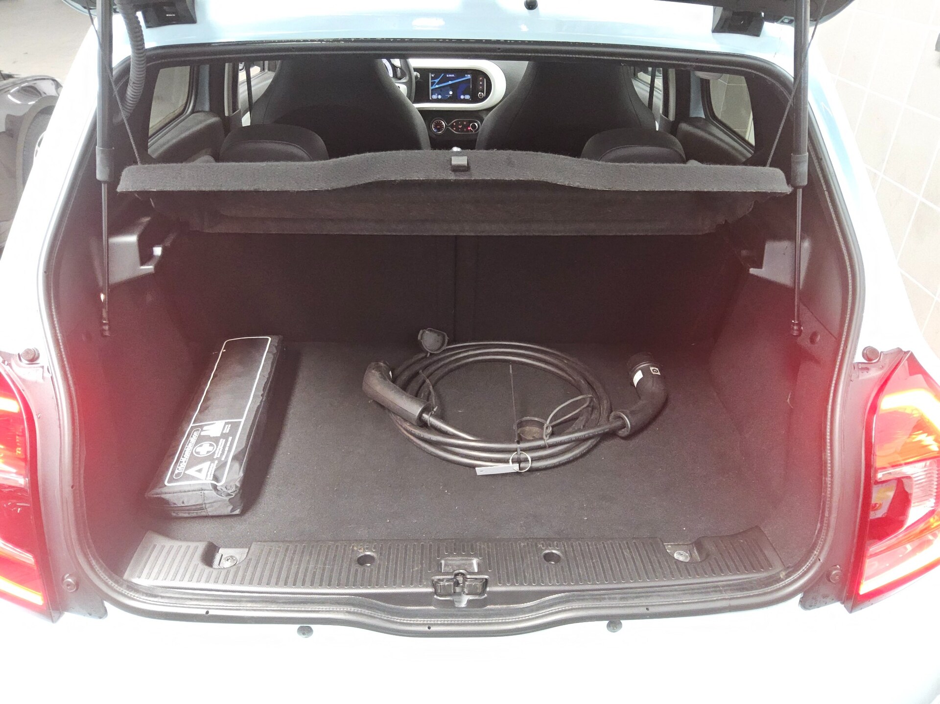 Renault Twingo Electric Techno Navi RfK LED PDC T-Leder 11